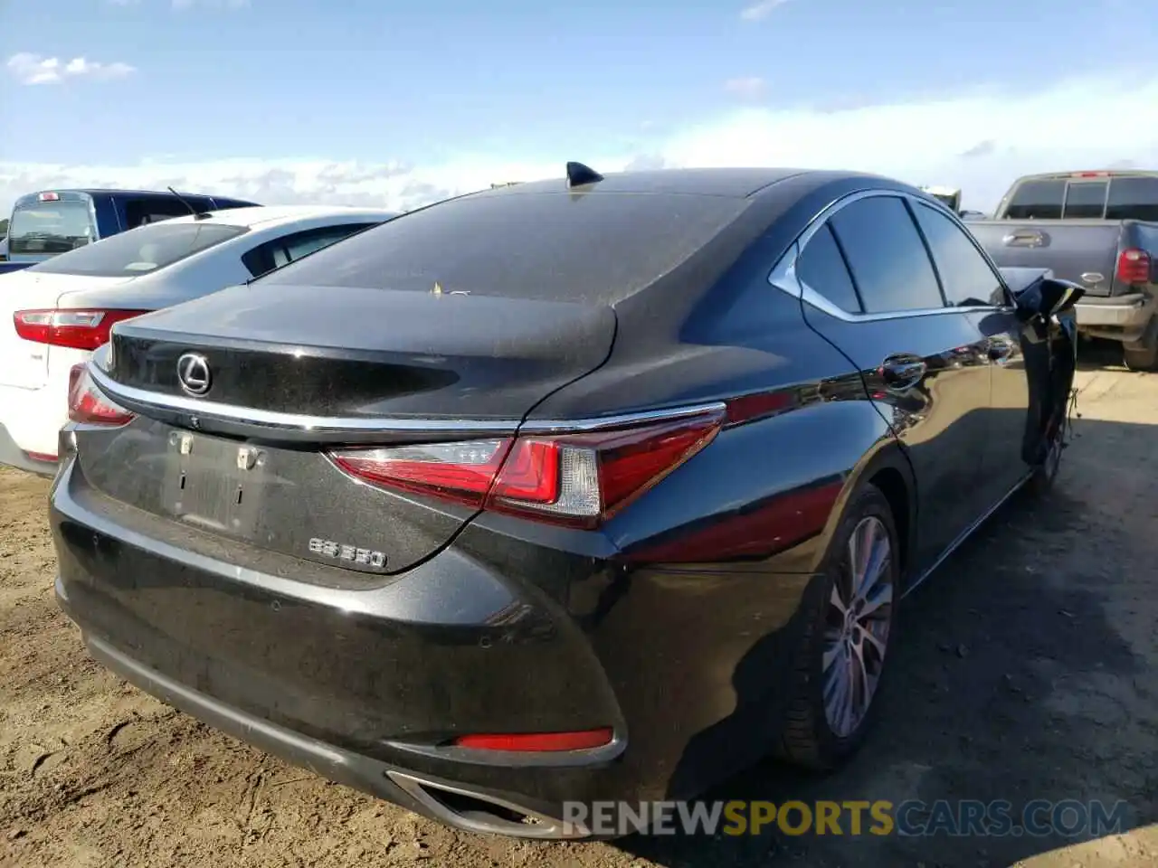 4 Photograph of a damaged car 58ABZ1B13KU027638 LEXUS ES350 2019