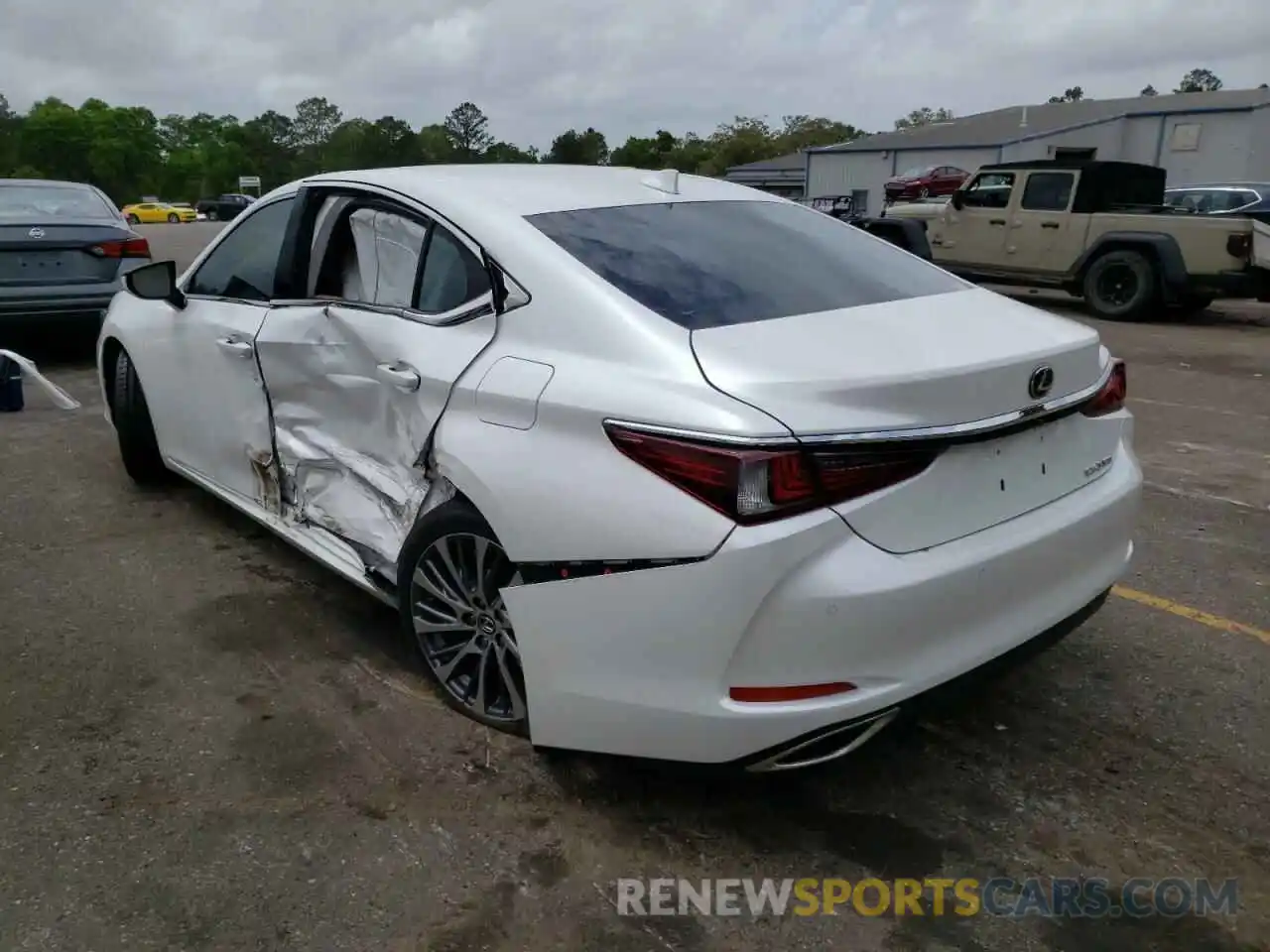 3 Photograph of a damaged car 58ABZ1B13KU033925 LEXUS ES350 2019