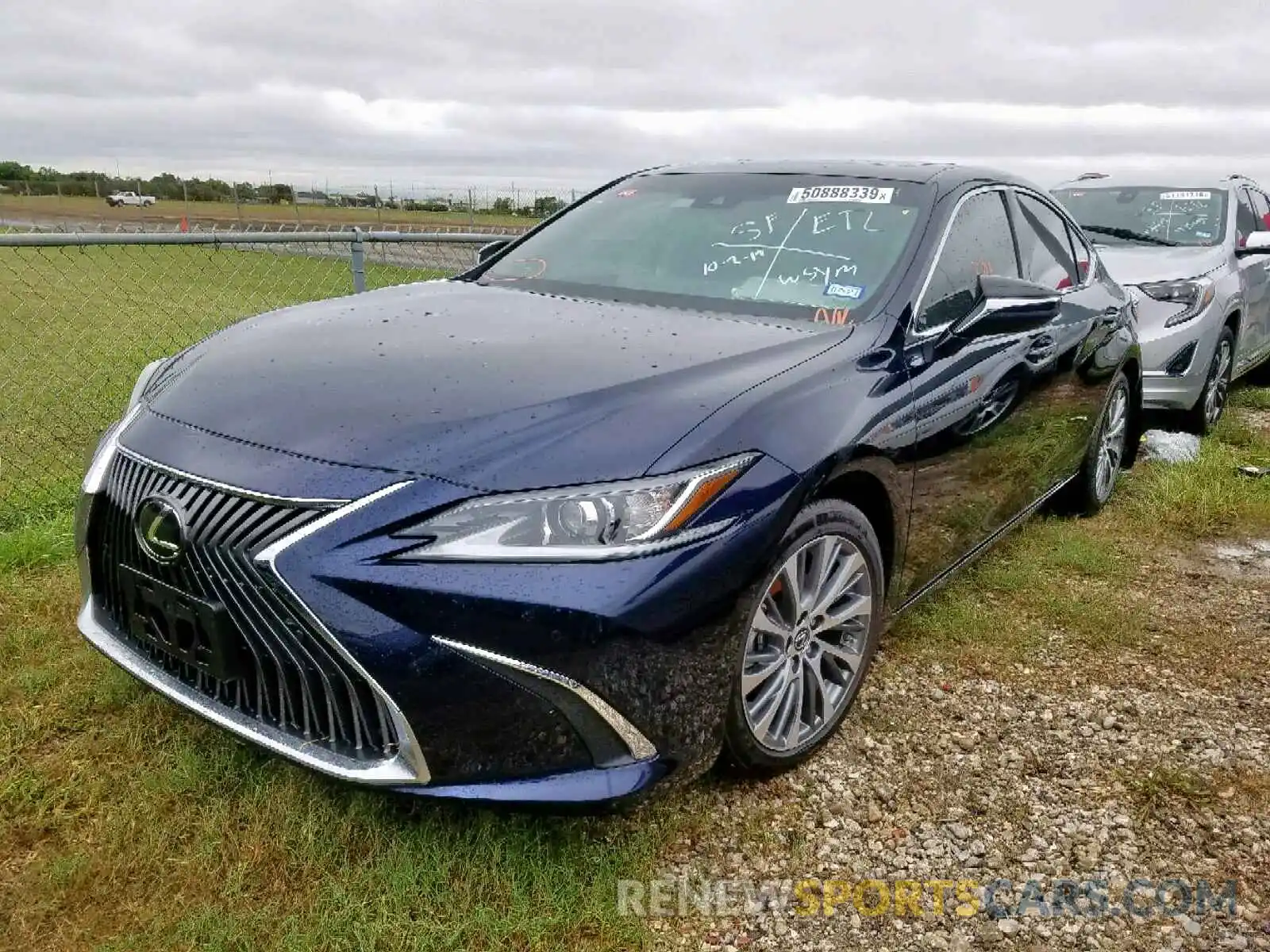 2 Photograph of a damaged car 58ABZ1B13KU041541 LEXUS ES350 2019