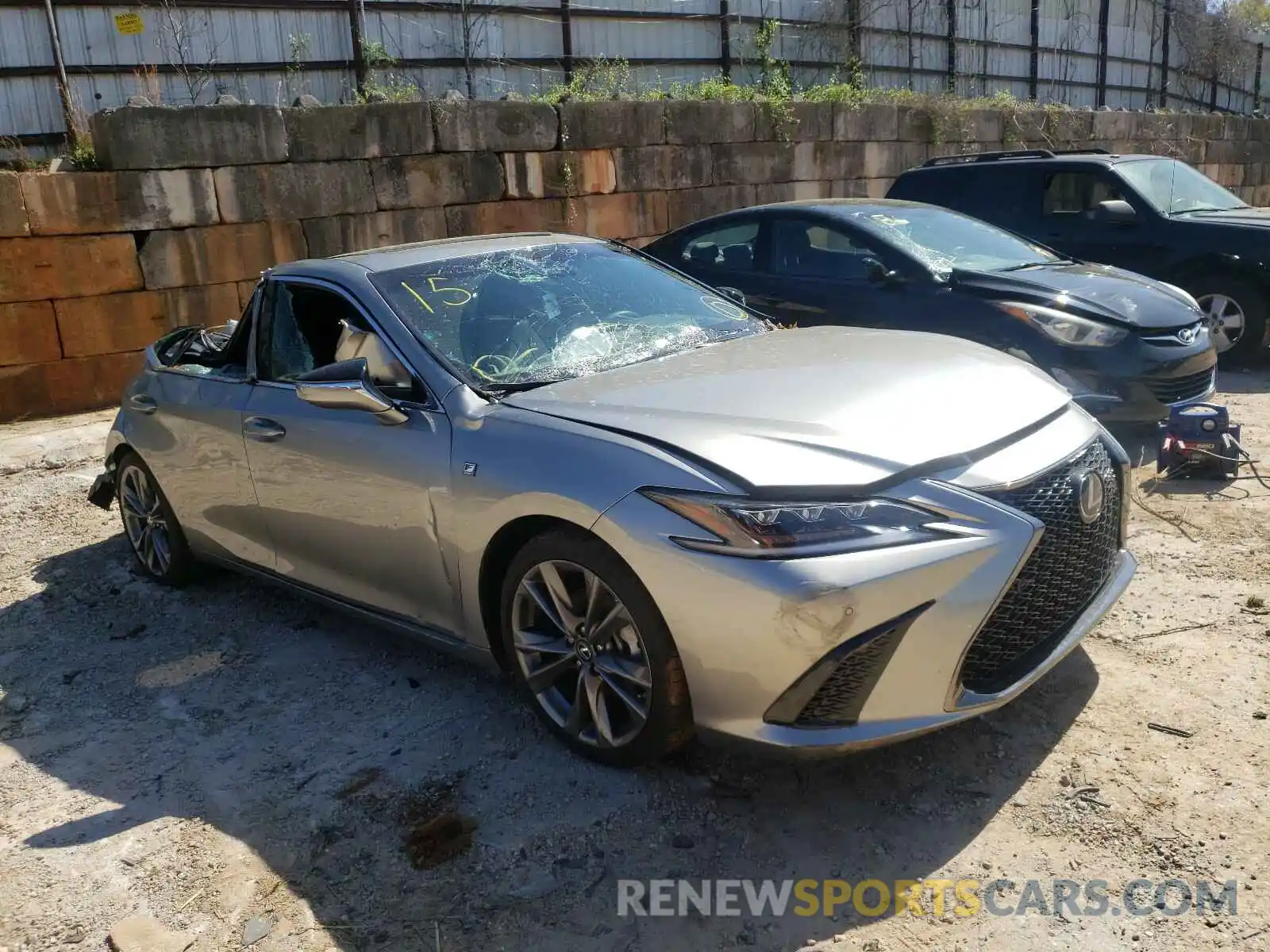 1 Photograph of a damaged car 58ABZ1B13KU043564 LEXUS ES350 2019