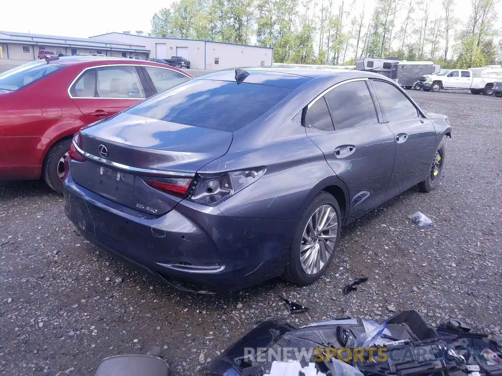 4 Photograph of a damaged car 58ABZ1B13KU045993 LEXUS ES350 2019