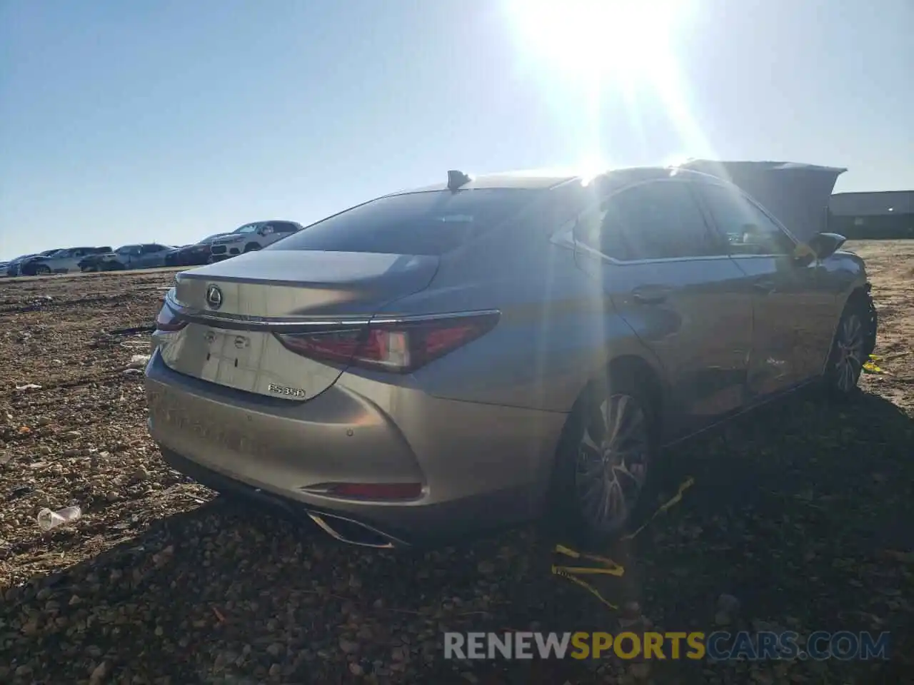 4 Photograph of a damaged car 58ABZ1B13KU046741 LEXUS ES350 2019