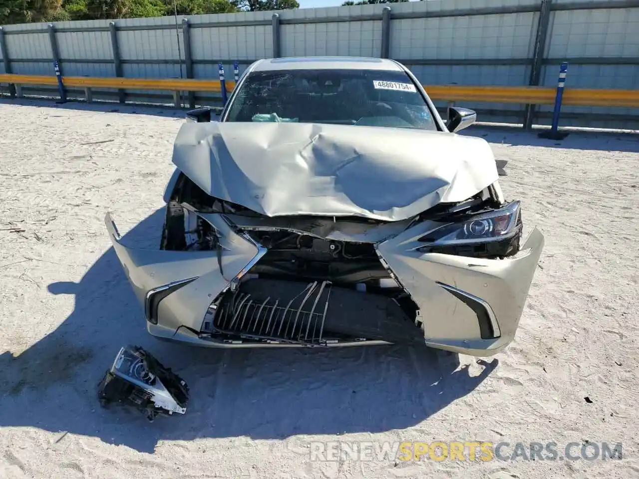 5 Photograph of a damaged car 58ABZ1B13KU047470 LEXUS ES350 2019
