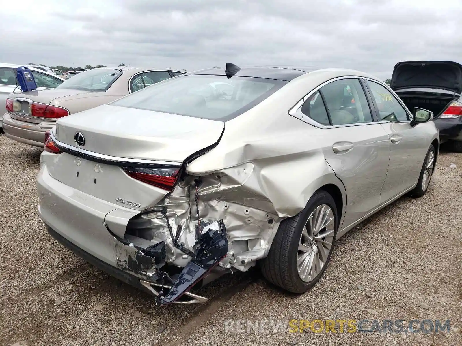 4 Photograph of a damaged car 58ABZ1B13KU048196 LEXUS ES350 2019