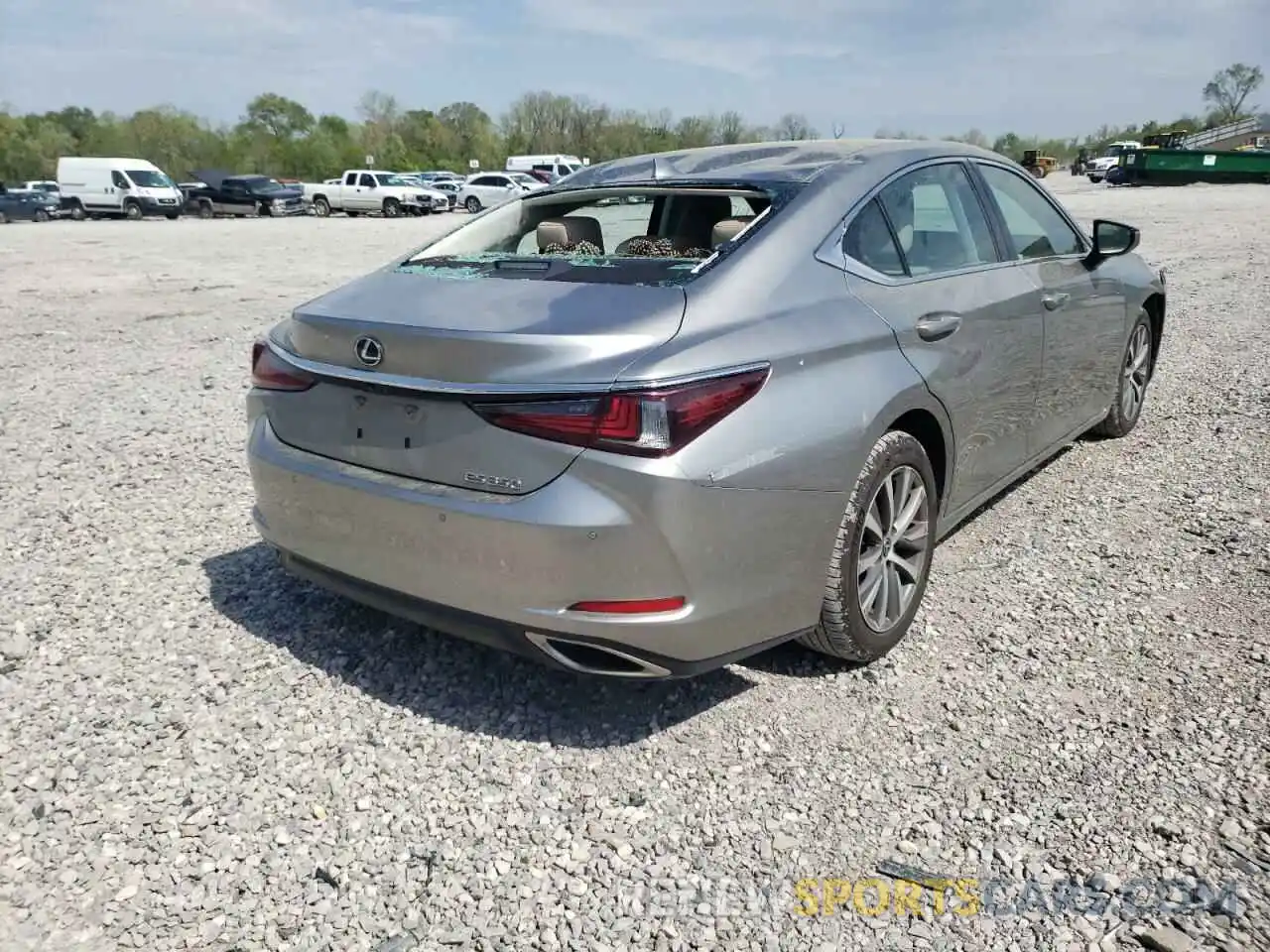 4 Photograph of a damaged car 58ABZ1B13KU048442 LEXUS ES350 2019