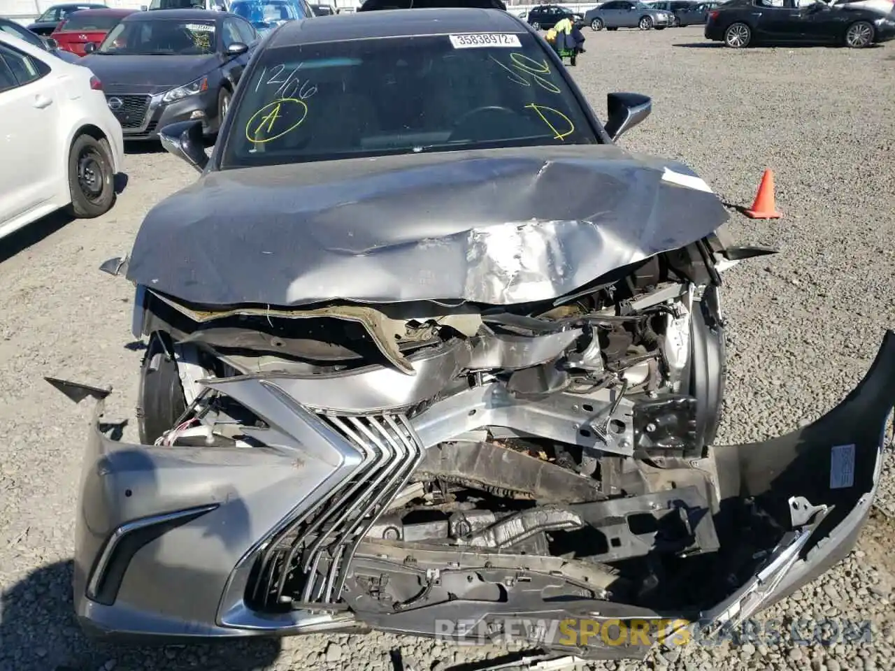 9 Photograph of a damaged car 58ABZ1B13KU049011 LEXUS ES350 2019