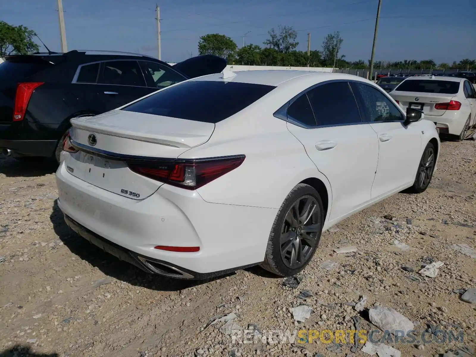 4 Photograph of a damaged car 58ABZ1B14KU007043 LEXUS ES350 2019