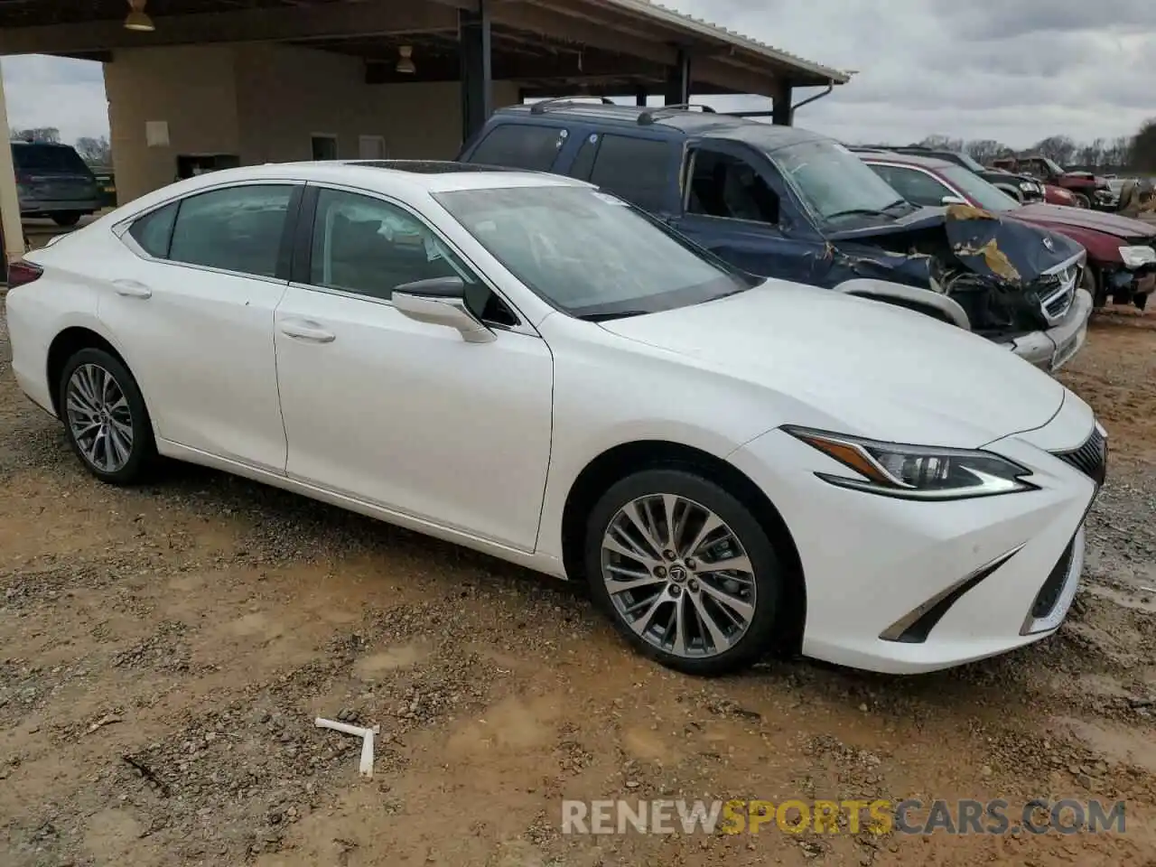 4 Photograph of a damaged car 58ABZ1B14KU009407 LEXUS ES350 2019