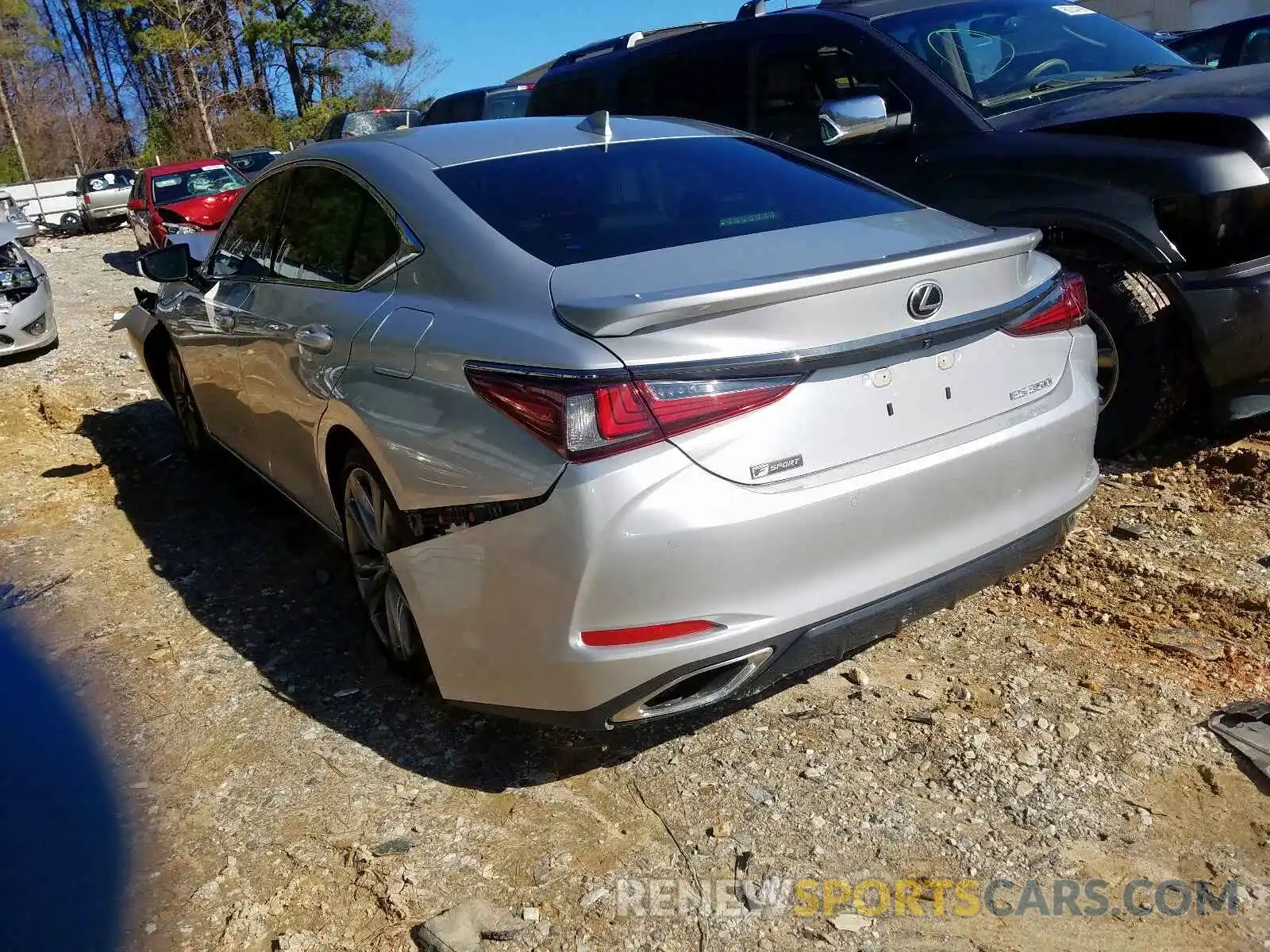 3 Photograph of a damaged car 58ABZ1B14KU009956 LEXUS ES350 2019