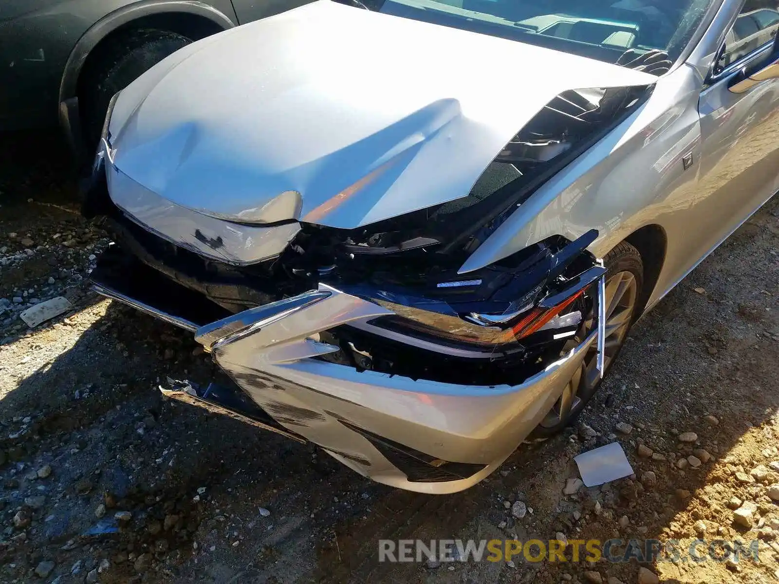 9 Photograph of a damaged car 58ABZ1B14KU009956 LEXUS ES350 2019