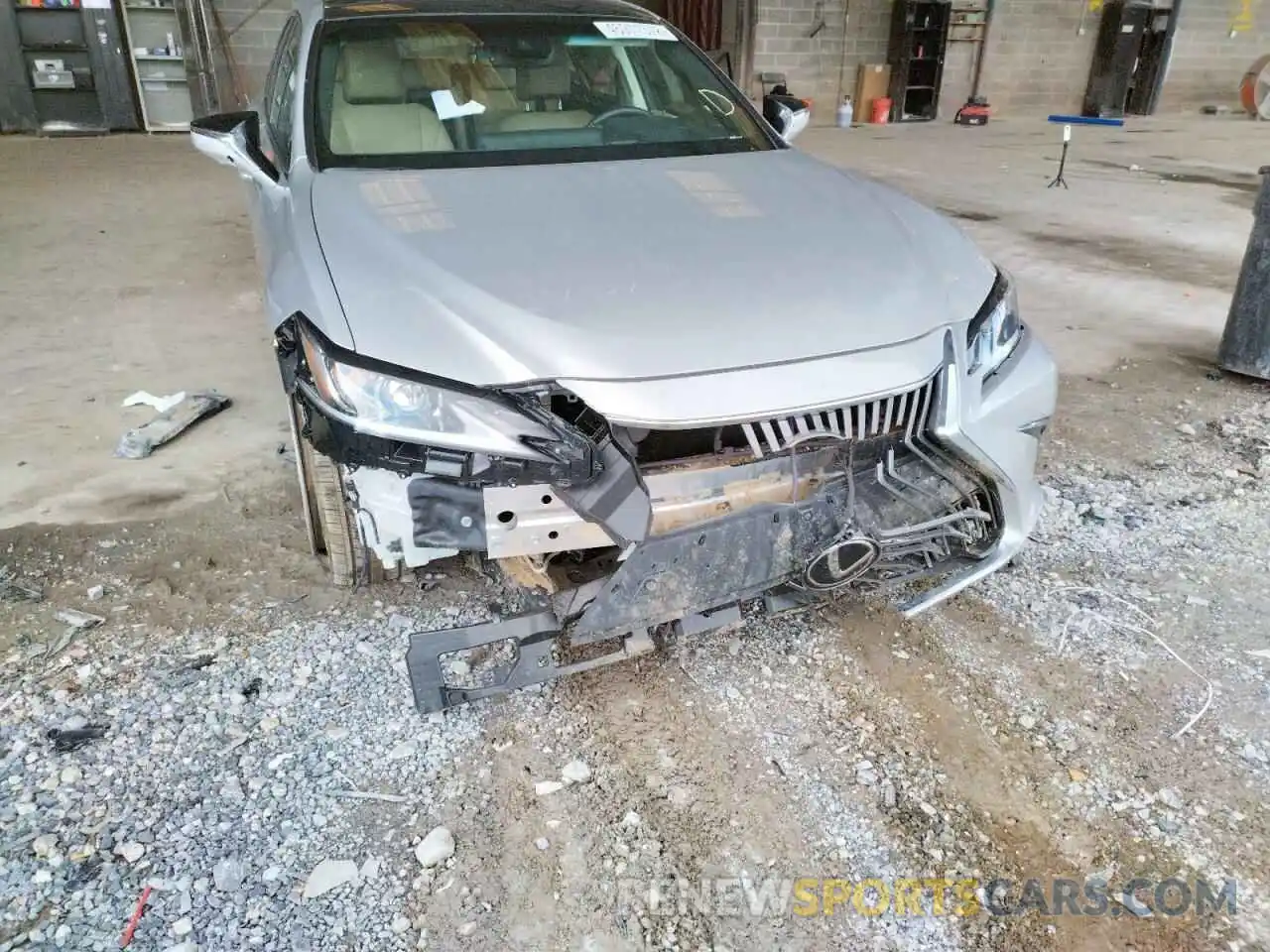 9 Photograph of a damaged car 58ABZ1B14KU011495 LEXUS ES350 2019