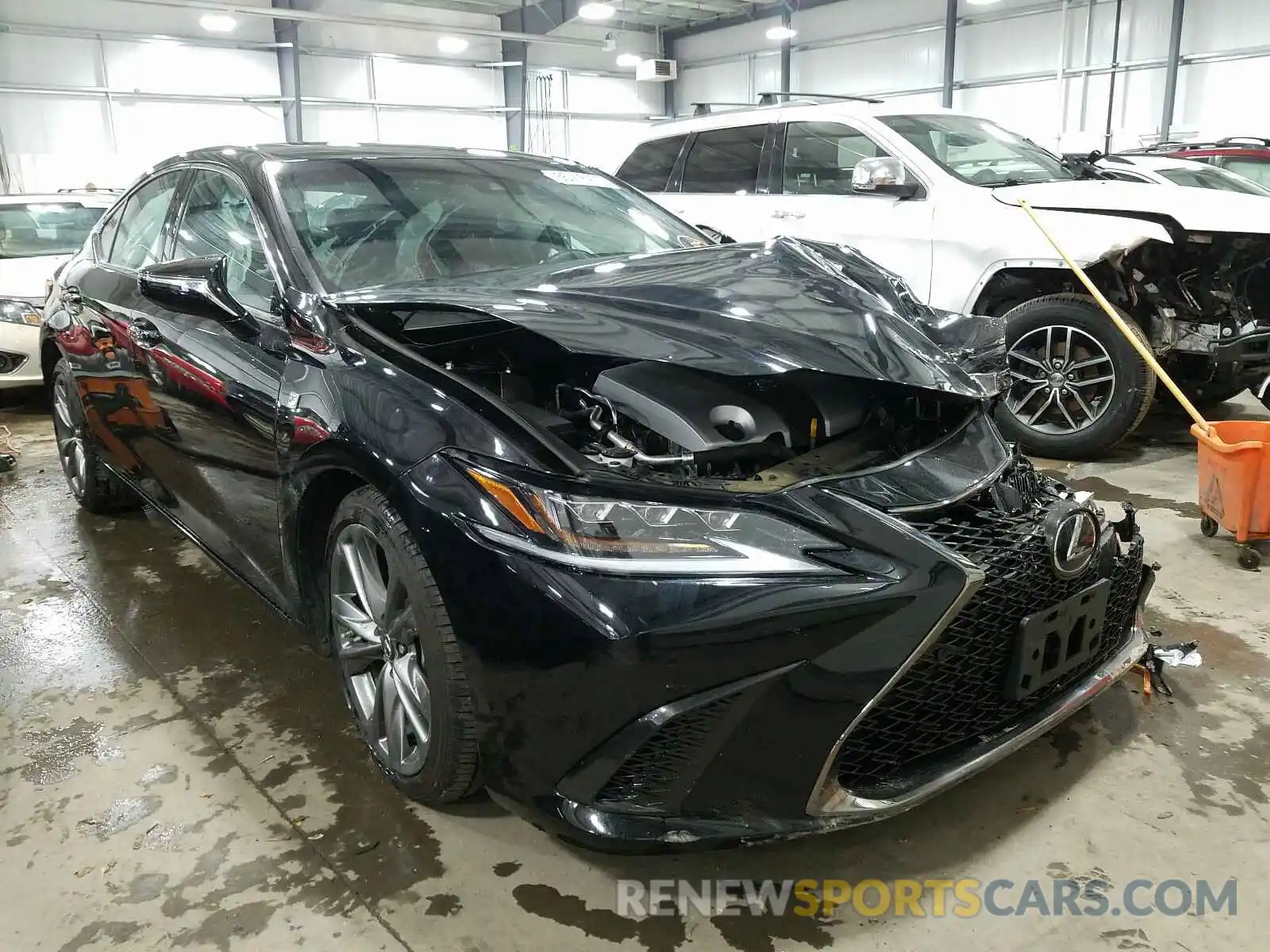 1 Photograph of a damaged car 58ABZ1B14KU012517 LEXUS ES350 2019