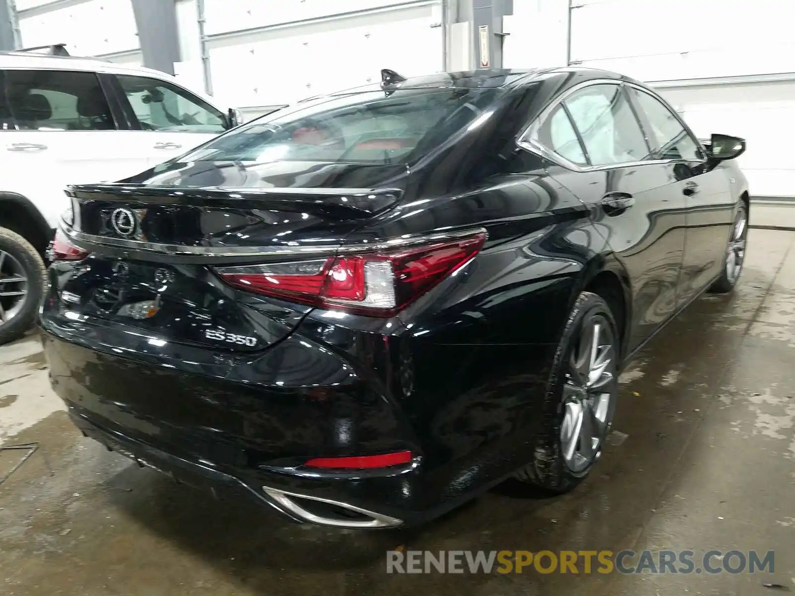 4 Photograph of a damaged car 58ABZ1B14KU012517 LEXUS ES350 2019