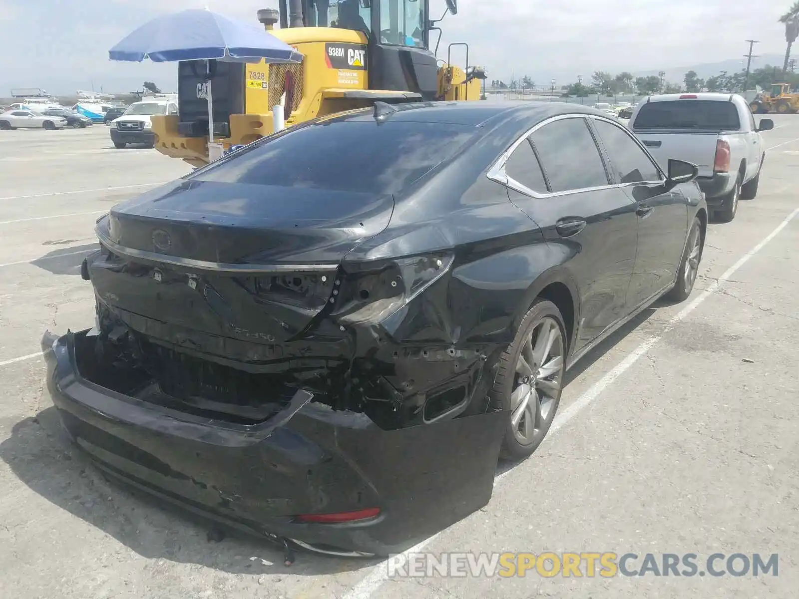 4 Photograph of a damaged car 58ABZ1B14KU013943 LEXUS ES350 2019