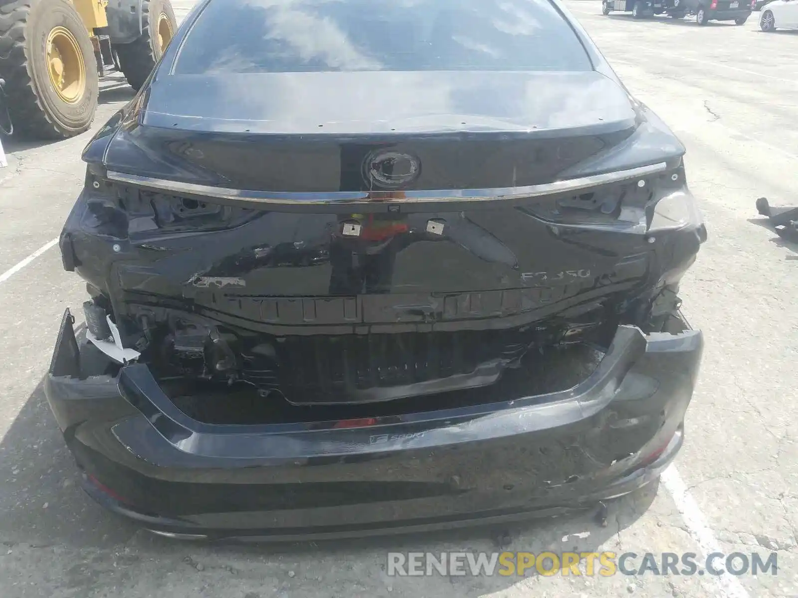 9 Photograph of a damaged car 58ABZ1B14KU013943 LEXUS ES350 2019