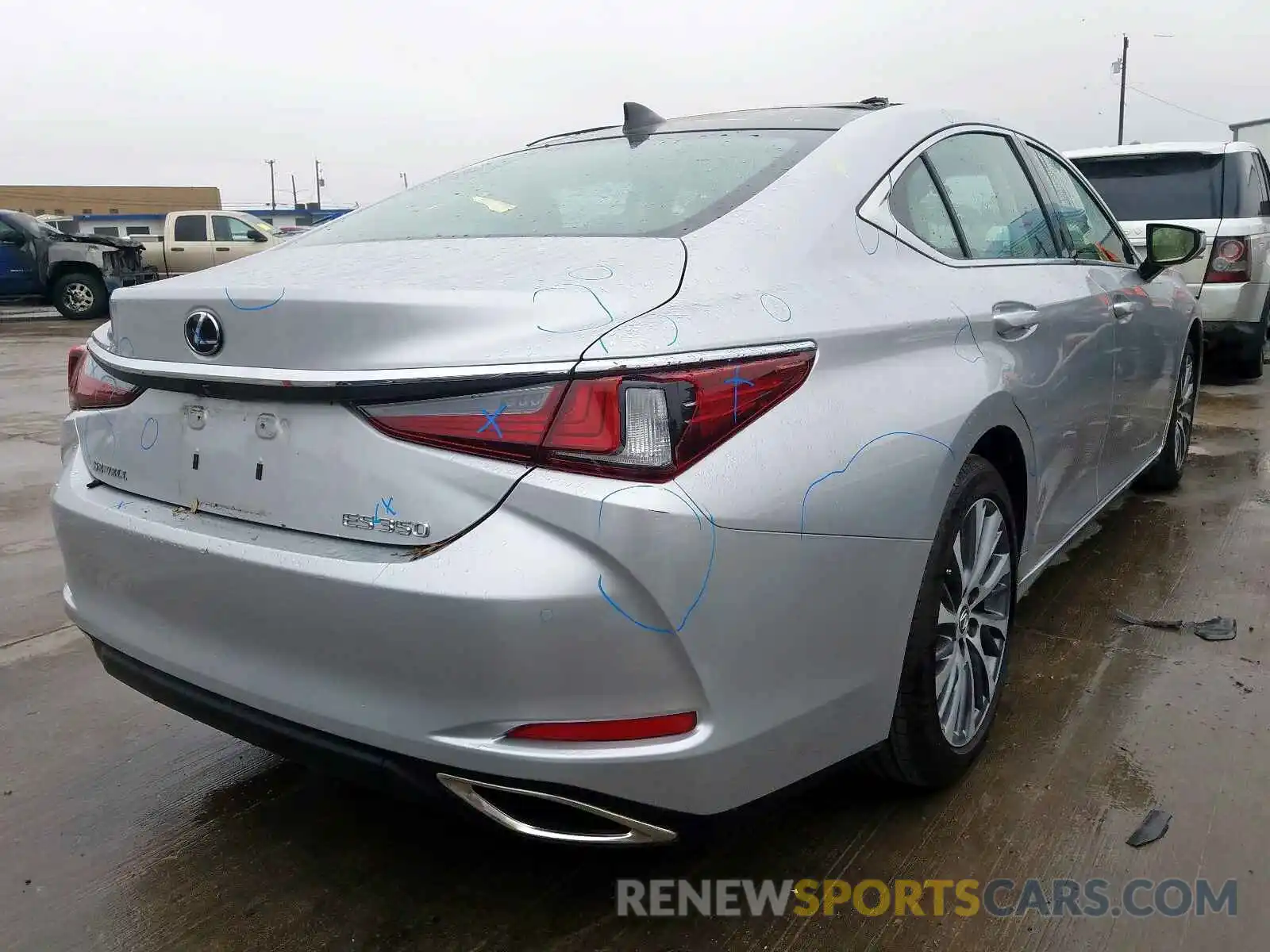 4 Photograph of a damaged car 58ABZ1B14KU016809 LEXUS ES350 2019