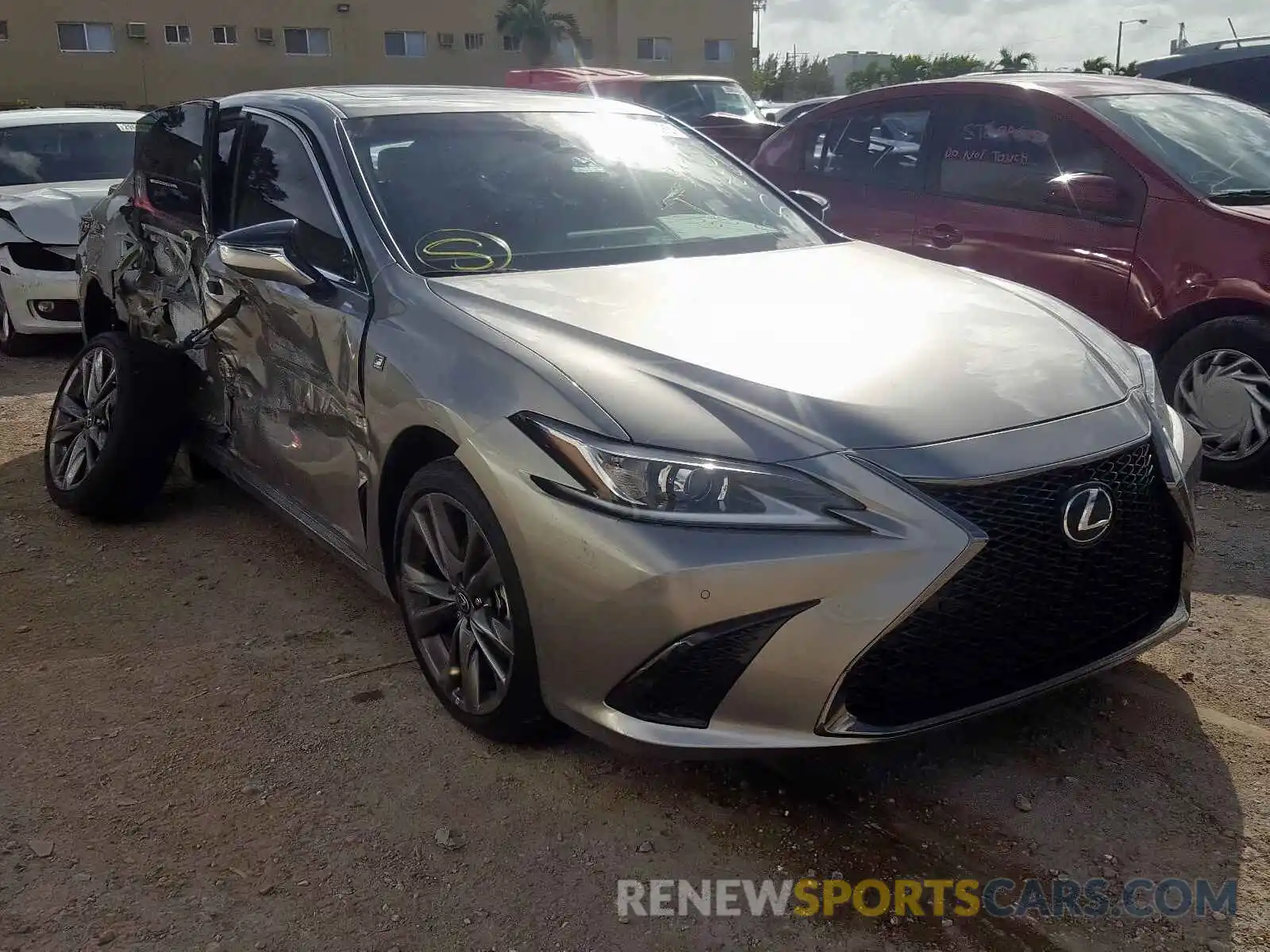 1 Photograph of a damaged car 58ABZ1B14KU018348 LEXUS ES350 2019