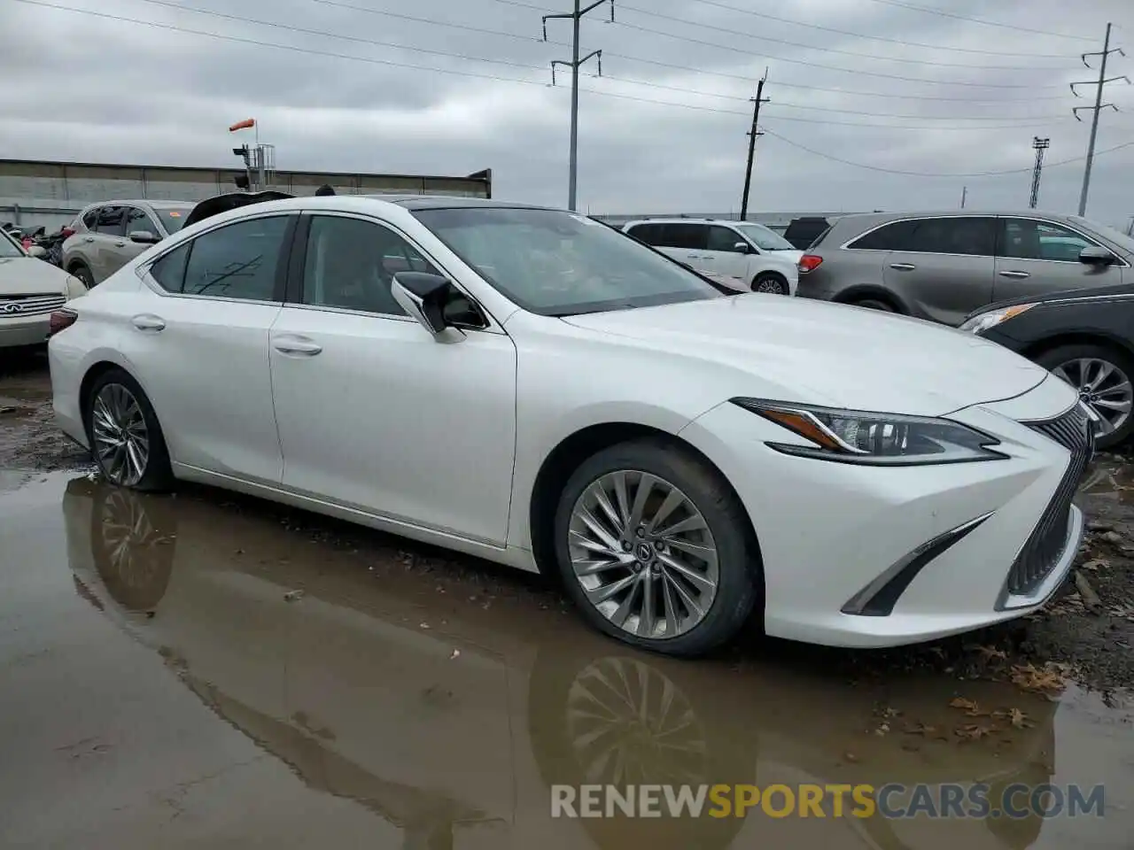 4 Photograph of a damaged car 58ABZ1B14KU018463 LEXUS ES350 2019