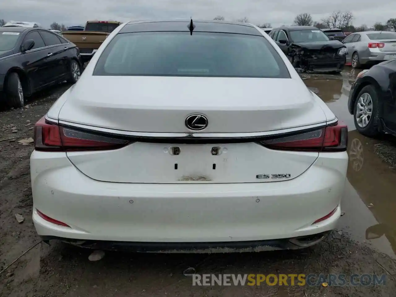 6 Photograph of a damaged car 58ABZ1B14KU018463 LEXUS ES350 2019