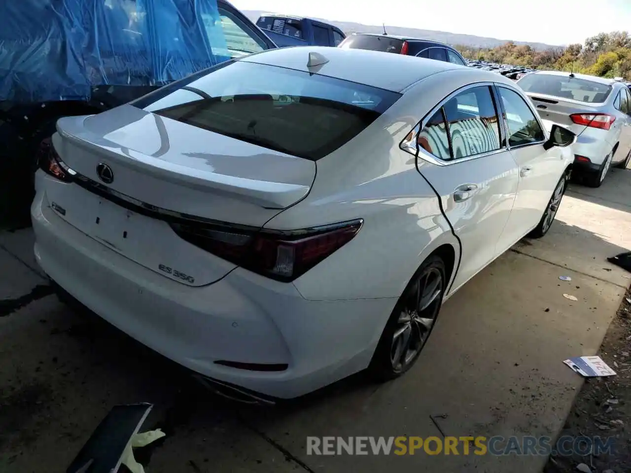 4 Photograph of a damaged car 58ABZ1B14KU023078 LEXUS ES350 2019