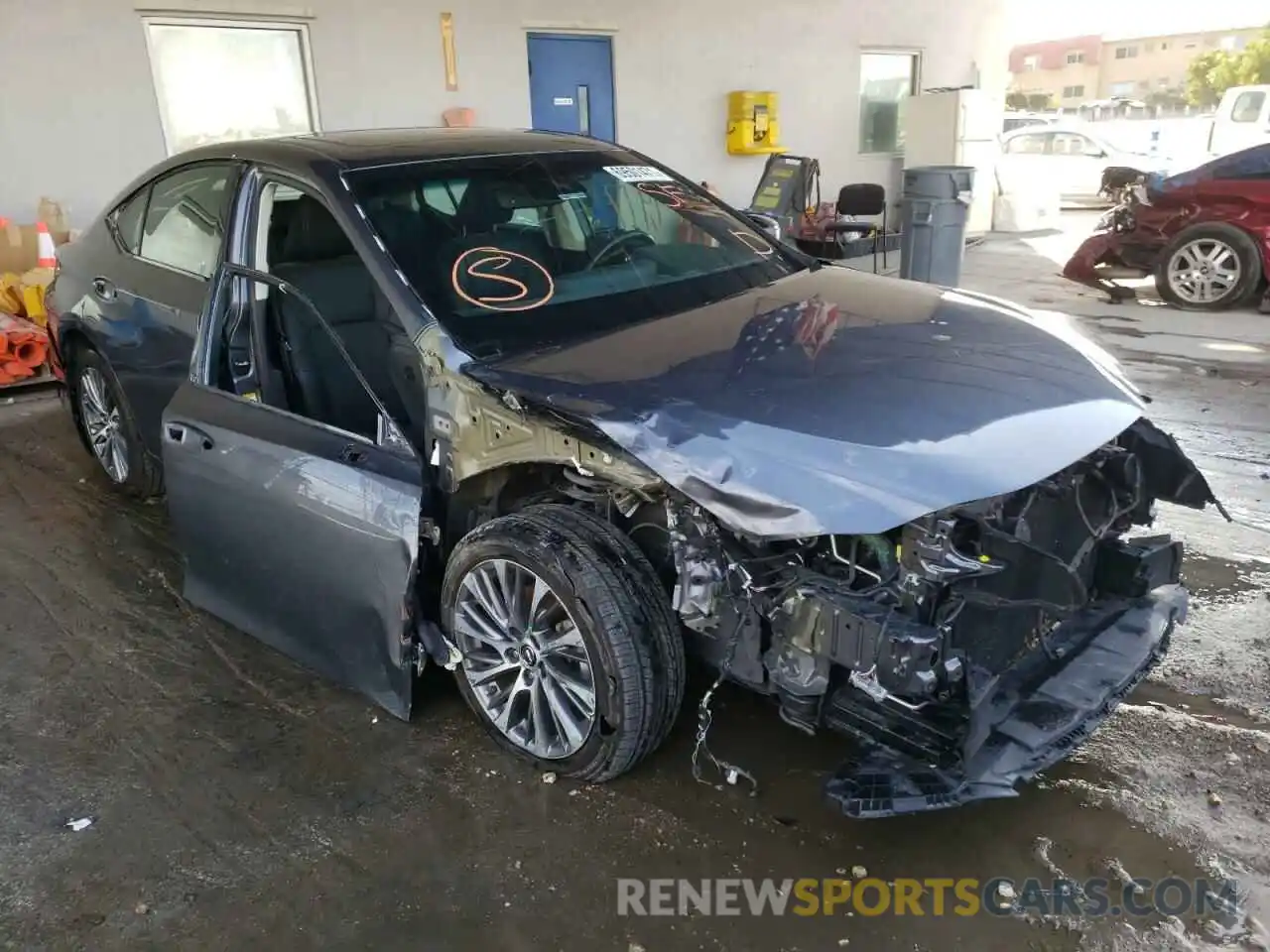 1 Photograph of a damaged car 58ABZ1B14KU024280 LEXUS ES350 2019