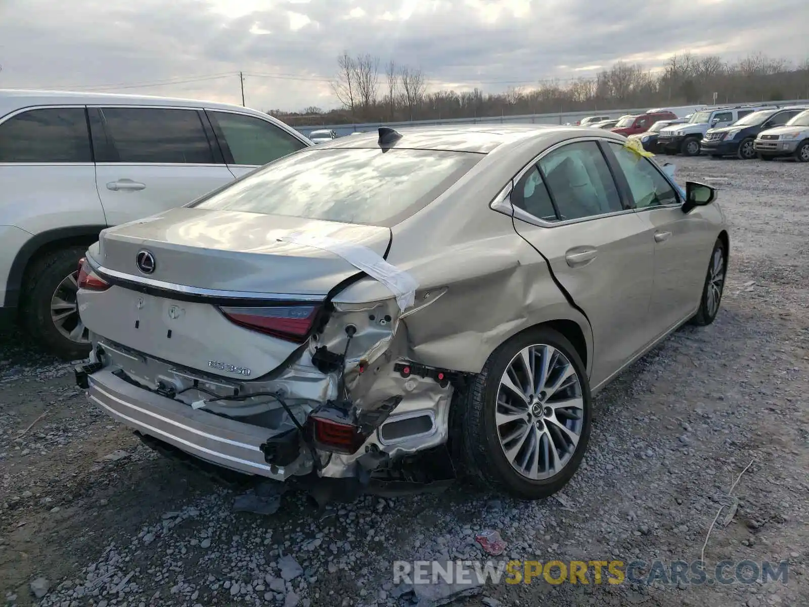 4 Photograph of a damaged car 58ABZ1B14KU026529 LEXUS ES350 2019