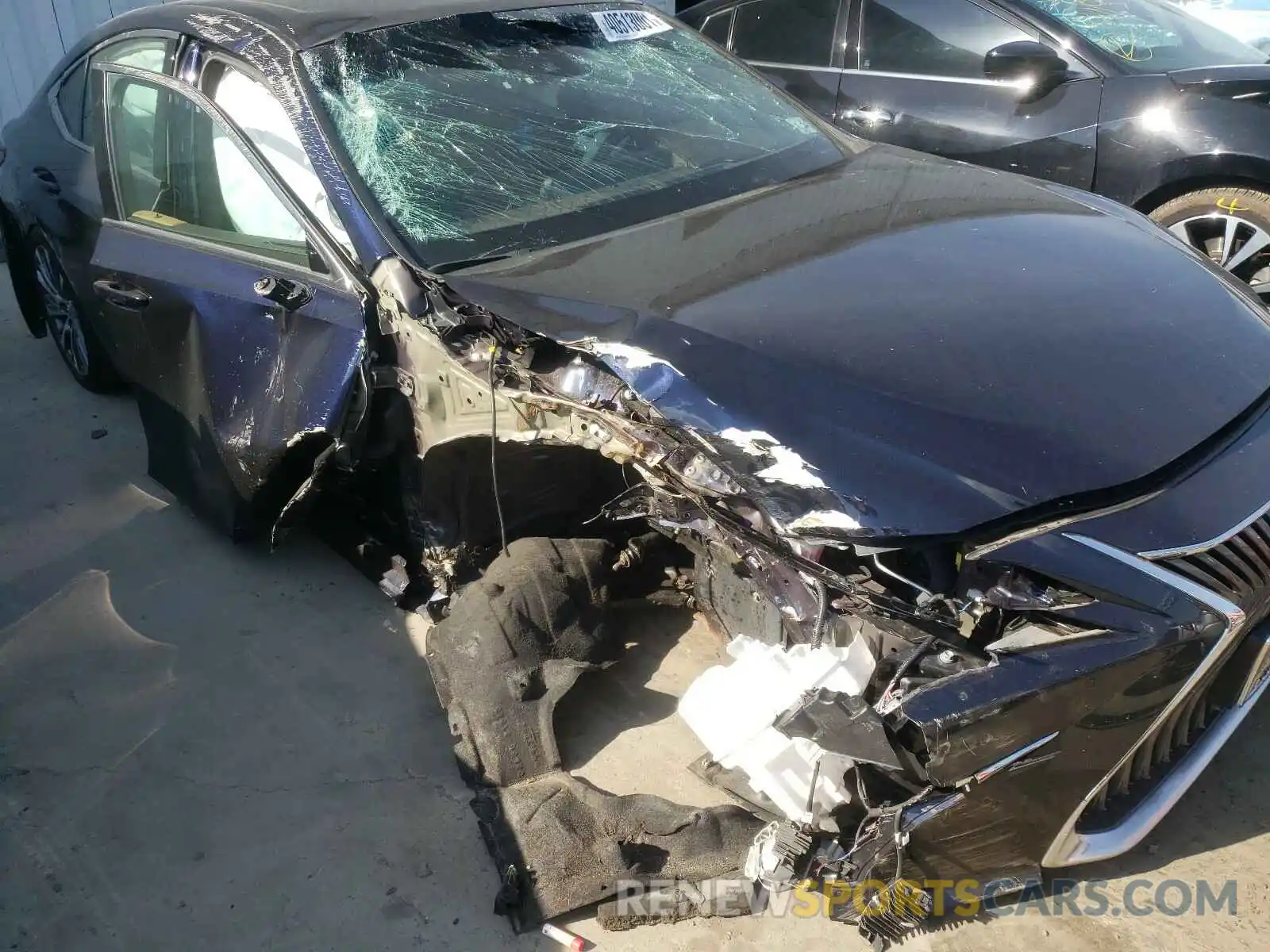 9 Photograph of a damaged car 58ABZ1B14KU028569 LEXUS ES350 2019