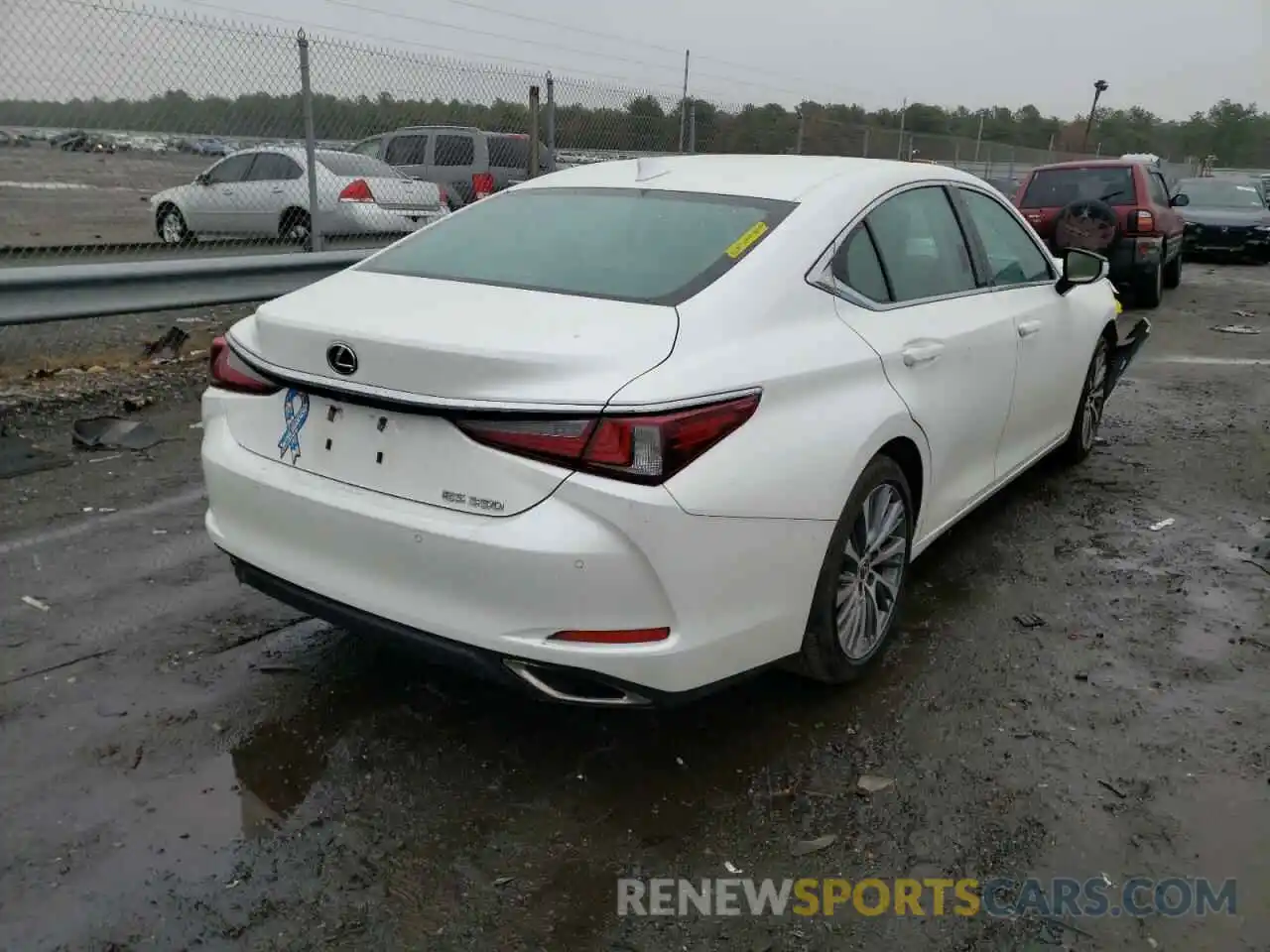 4 Photograph of a damaged car 58ABZ1B14KU028684 LEXUS ES350 2019