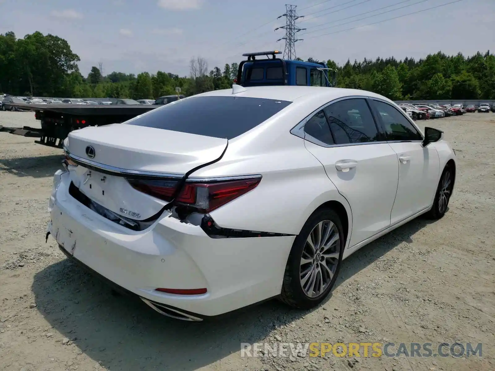 4 Photograph of a damaged car 58ABZ1B14KU029639 LEXUS ES350 2019