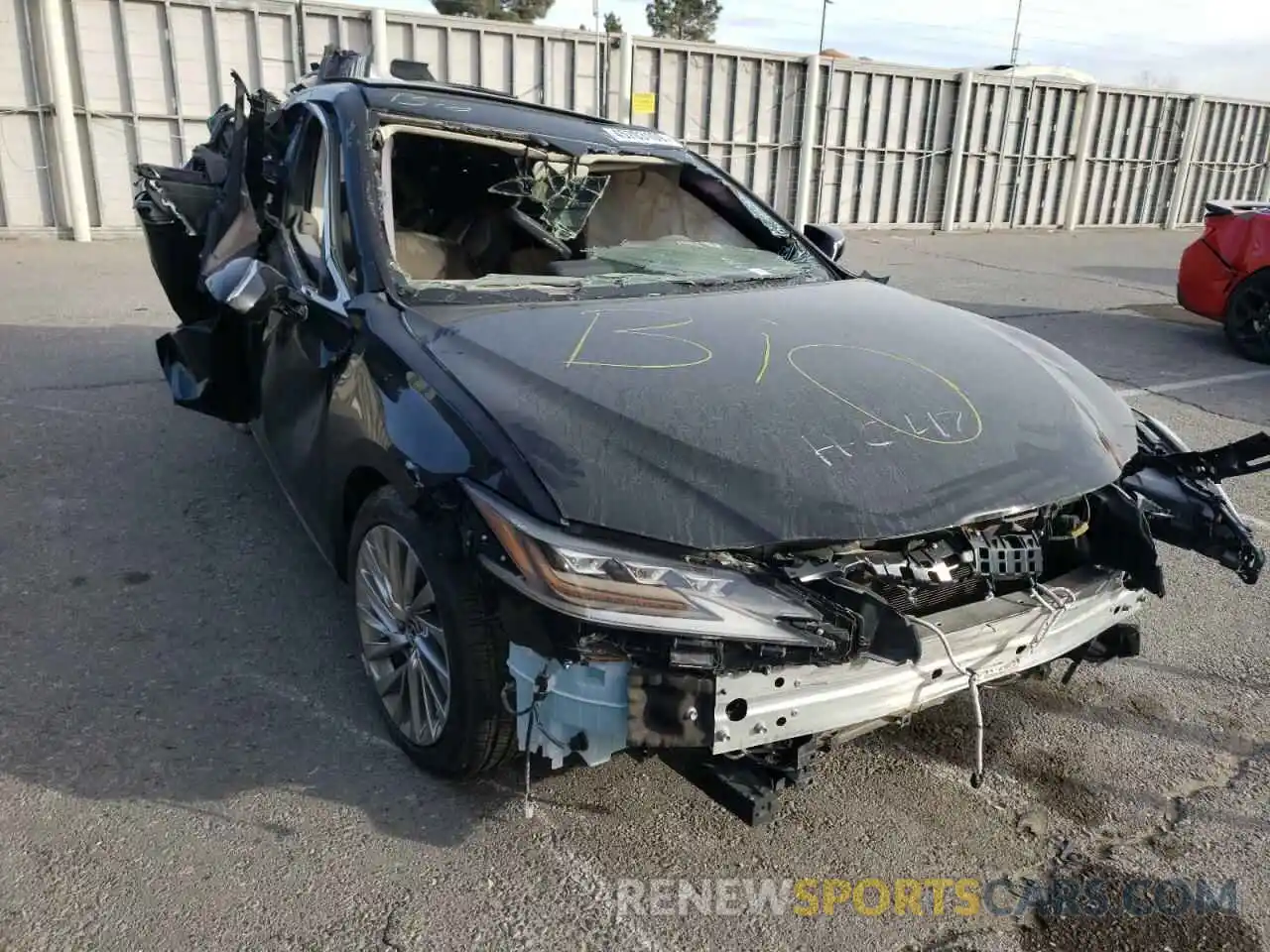 1 Photograph of a damaged car 58ABZ1B14KU030855 LEXUS ES350 2019