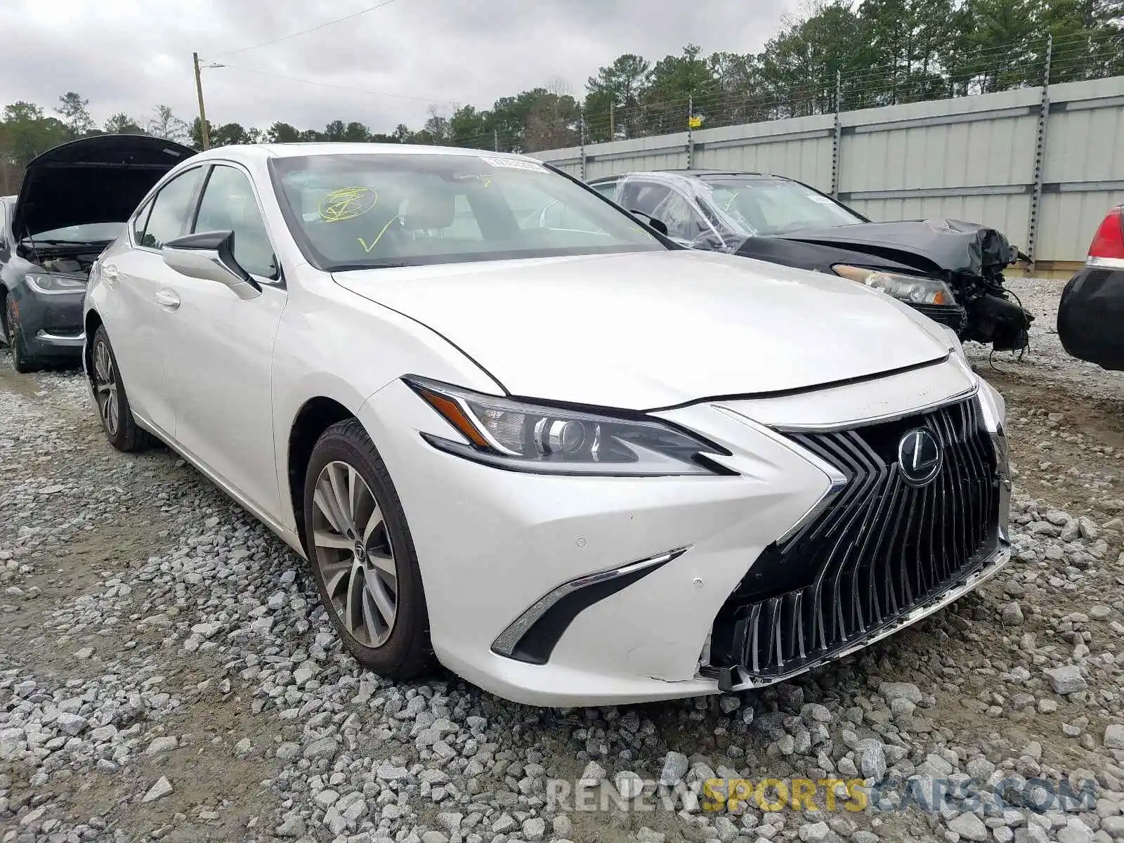 1 Photograph of a damaged car 58ABZ1B14KU033139 LEXUS ES350 2019