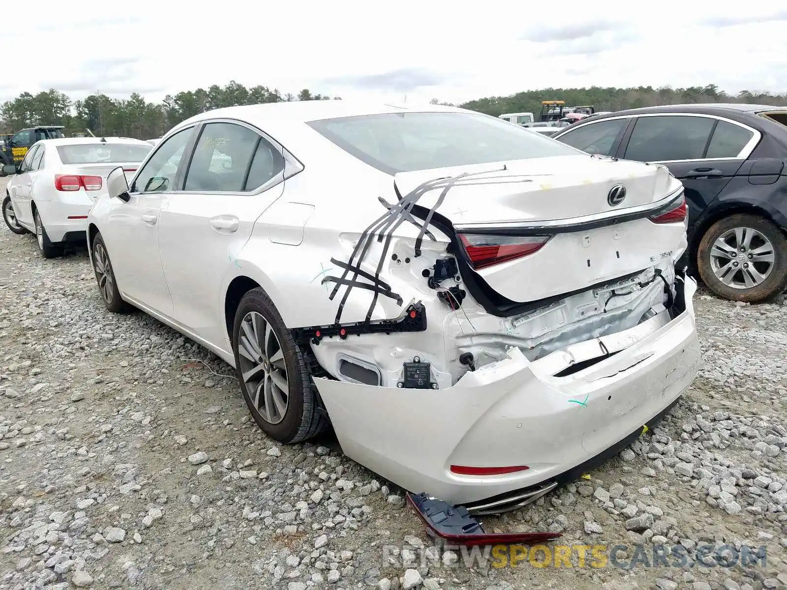 3 Photograph of a damaged car 58ABZ1B14KU033139 LEXUS ES350 2019