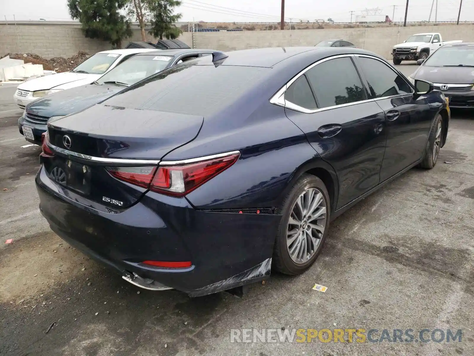 4 Photograph of a damaged car 58ABZ1B14KU037546 LEXUS ES350 2019