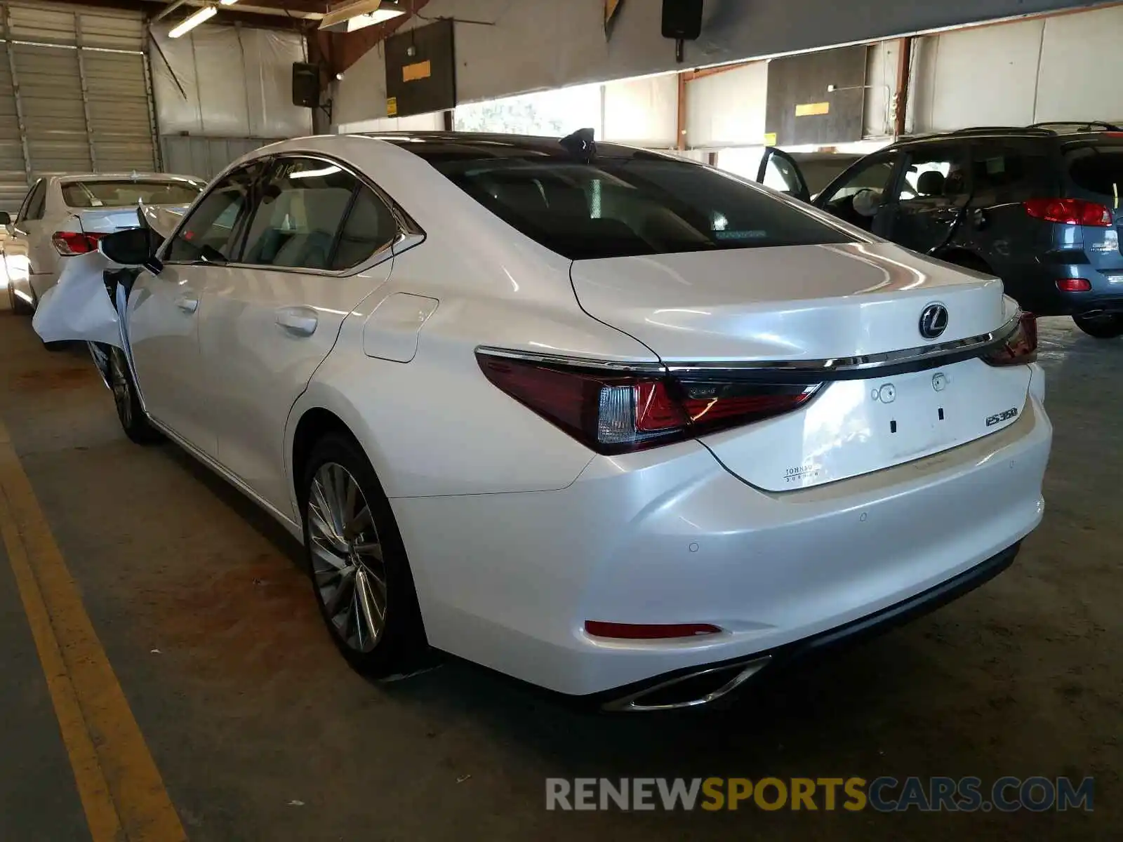 3 Photograph of a damaged car 58ABZ1B14KU041838 LEXUS ES350 2019