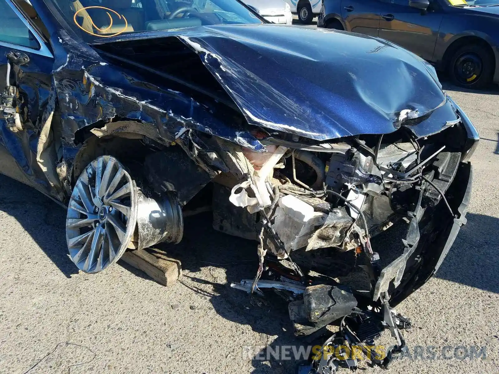 9 Photograph of a damaged car 58ABZ1B14KU049406 LEXUS ES350 2019