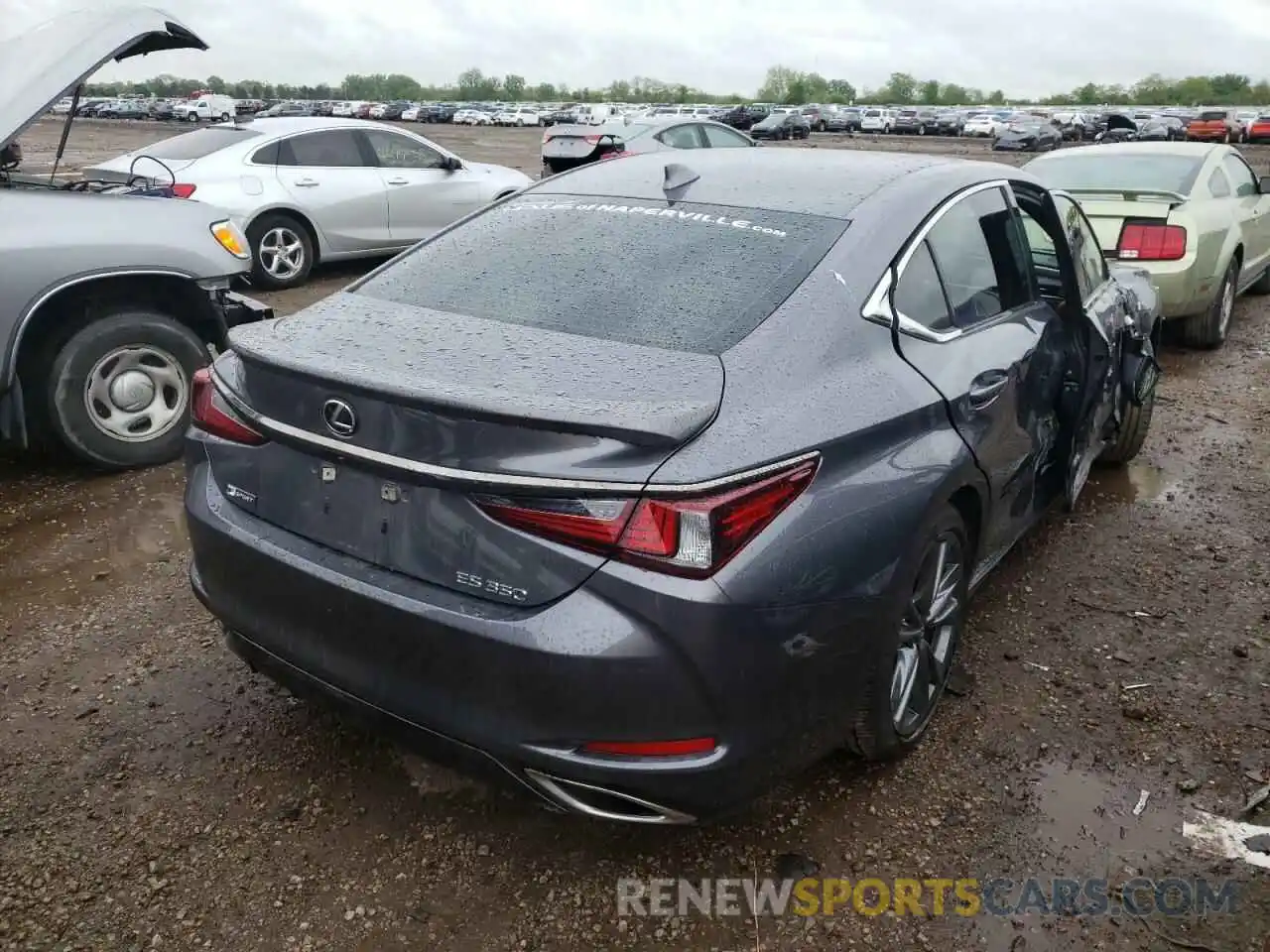 4 Photograph of a damaged car 58ABZ1B14KU050569 LEXUS ES350 2019