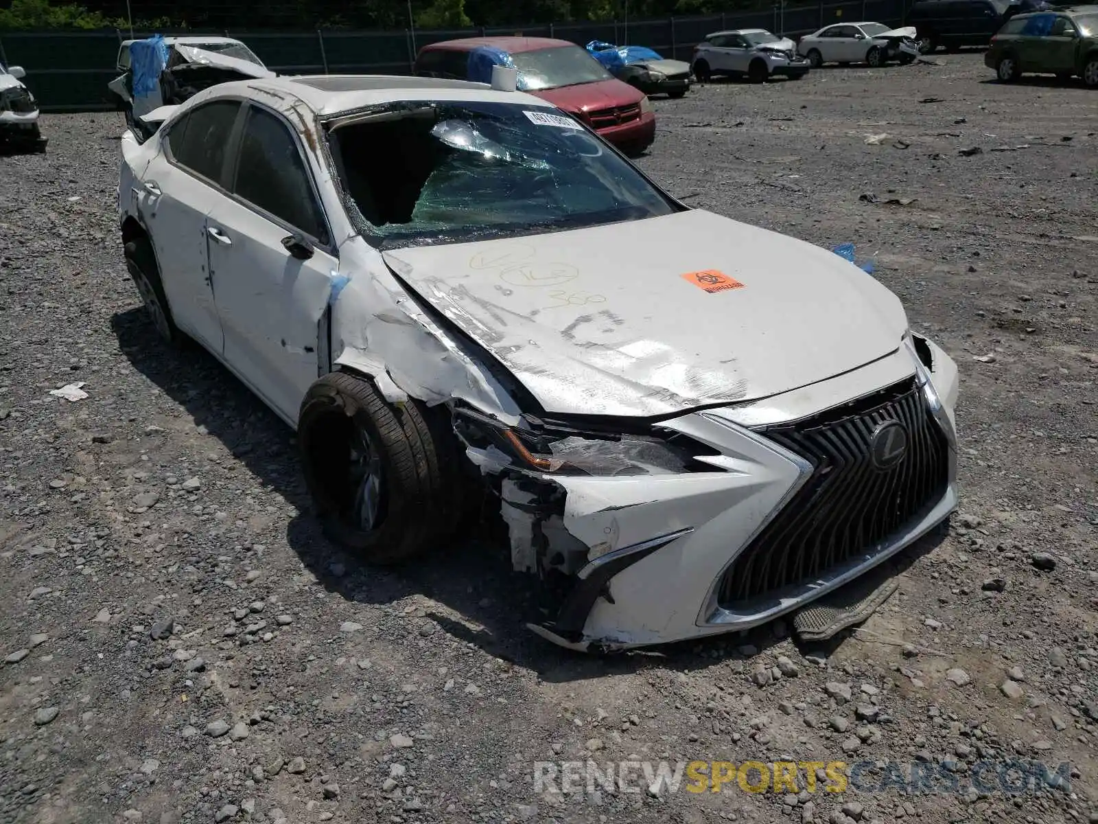 1 Photograph of a damaged car 58ABZ1B15KU002479 LEXUS ES350 2019