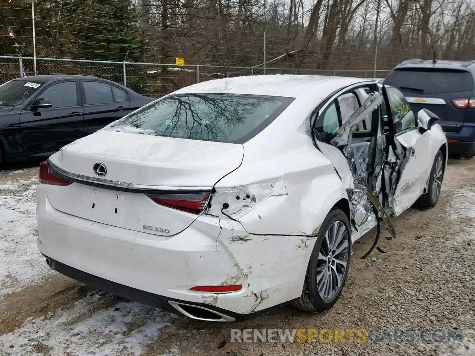 4 Photograph of a damaged car 58ABZ1B15KU003891 LEXUS ES350 2019