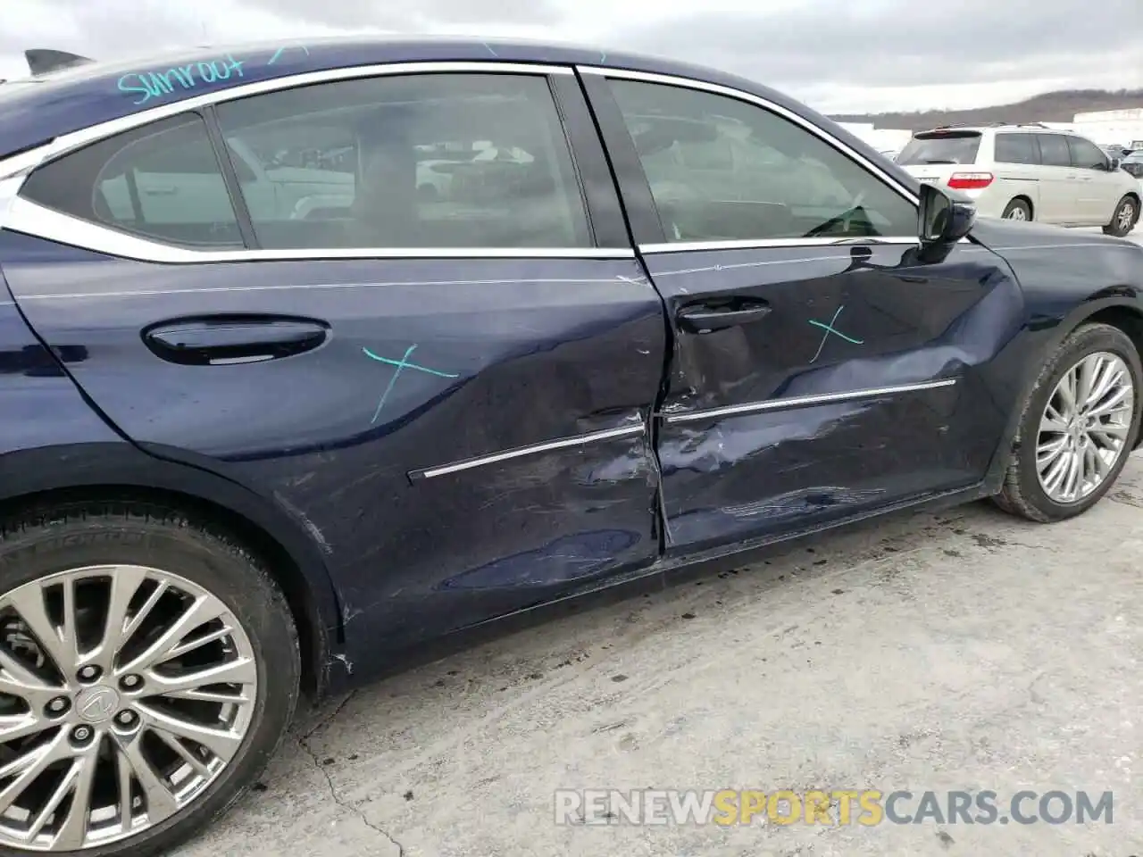 9 Photograph of a damaged car 58ABZ1B15KU007844 LEXUS ES350 2019