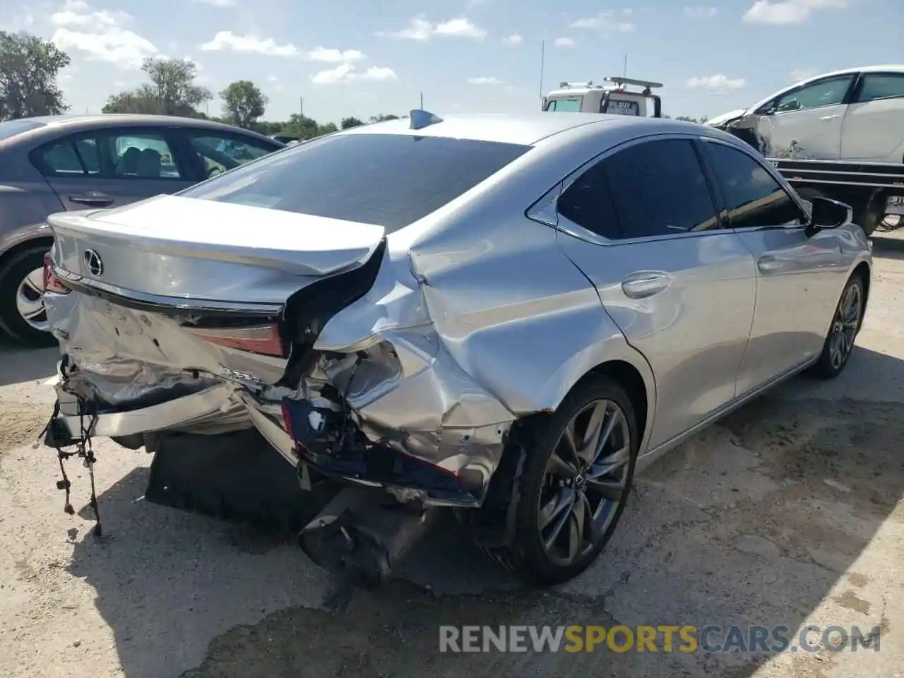 4 Photograph of a damaged car 58ABZ1B15KU008590 LEXUS ES350 2019