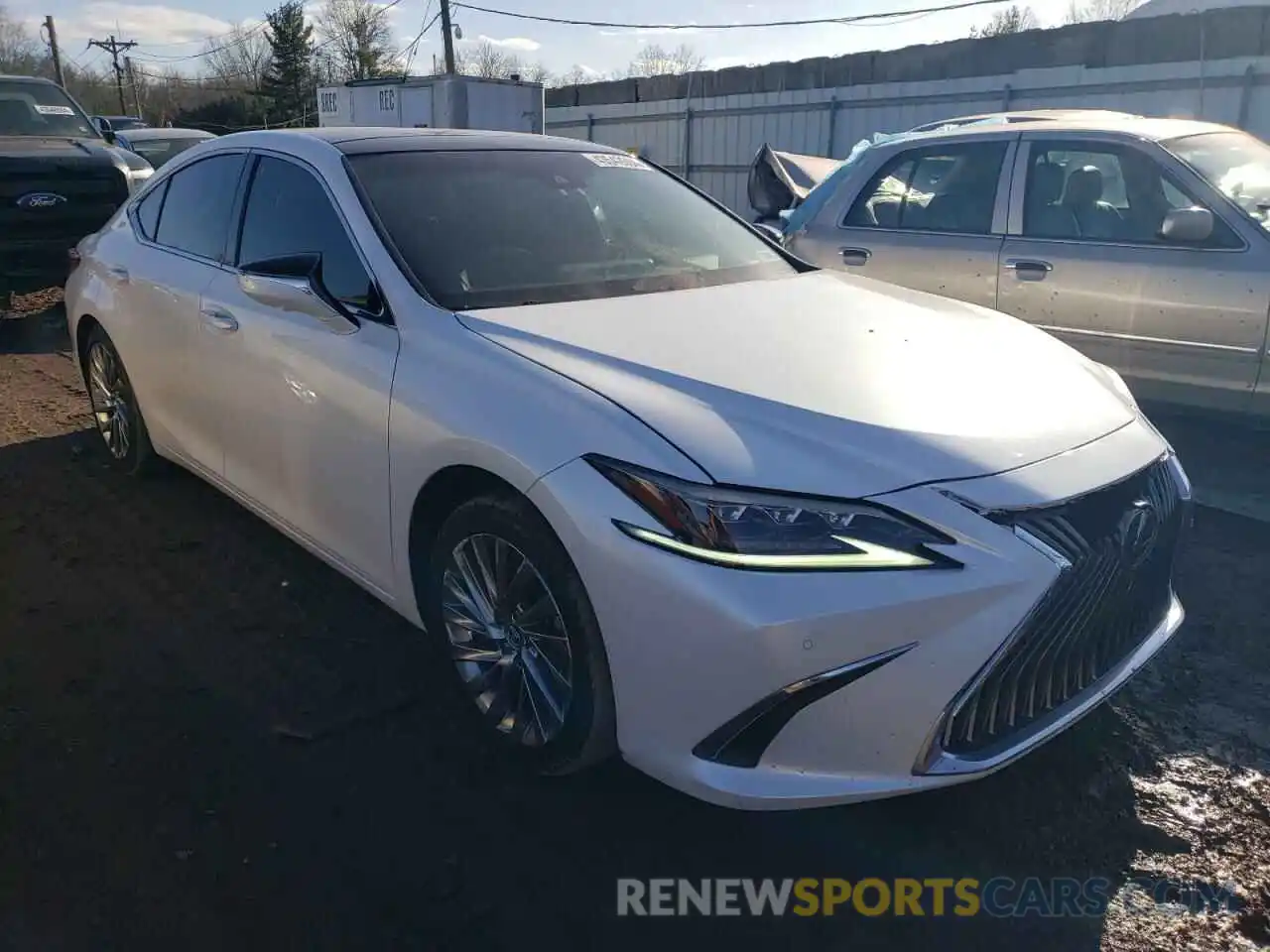 4 Photograph of a damaged car 58ABZ1B15KU014874 LEXUS ES350 2019