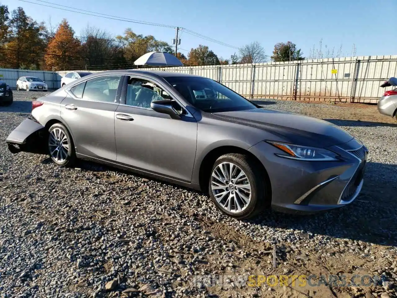 4 Photograph of a damaged car 58ABZ1B15KU015393 LEXUS ES350 2019