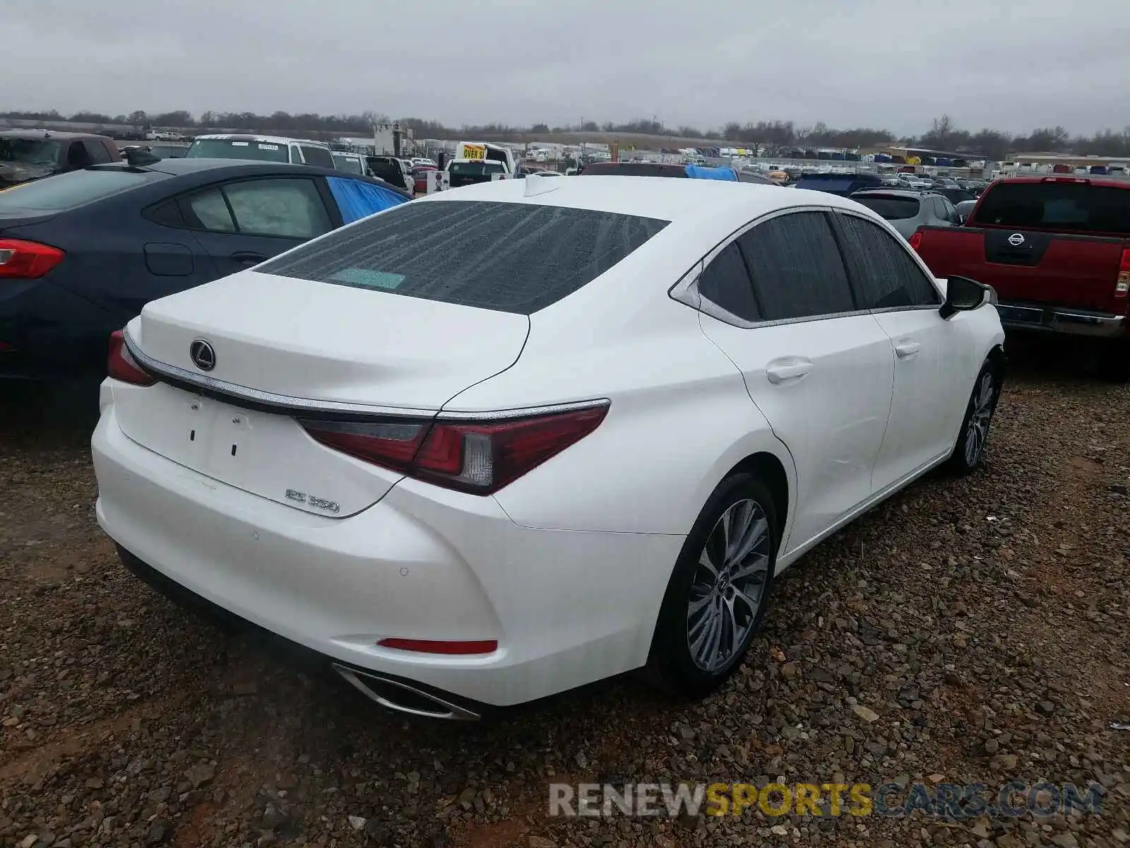 4 Photograph of a damaged car 58ABZ1B15KU019458 LEXUS ES350 2019