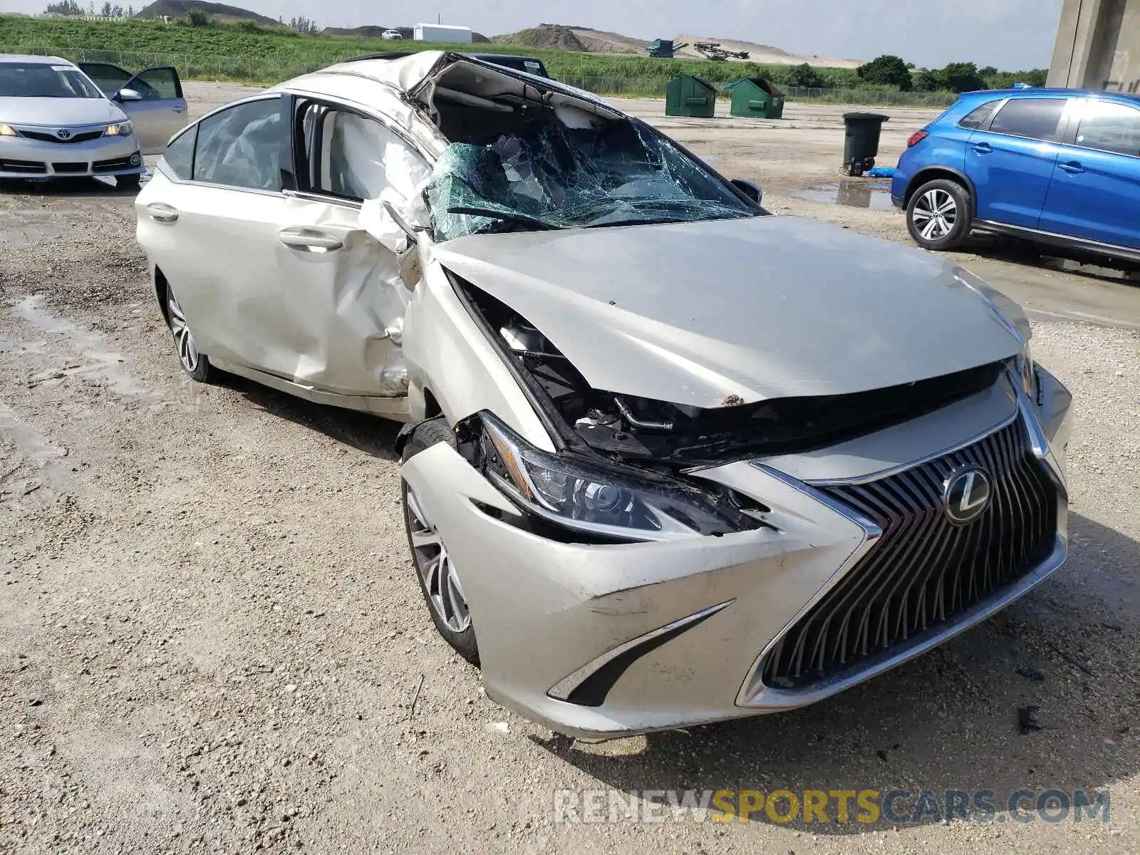 1 Photograph of a damaged car 58ABZ1B15KU023140 LEXUS ES350 2019