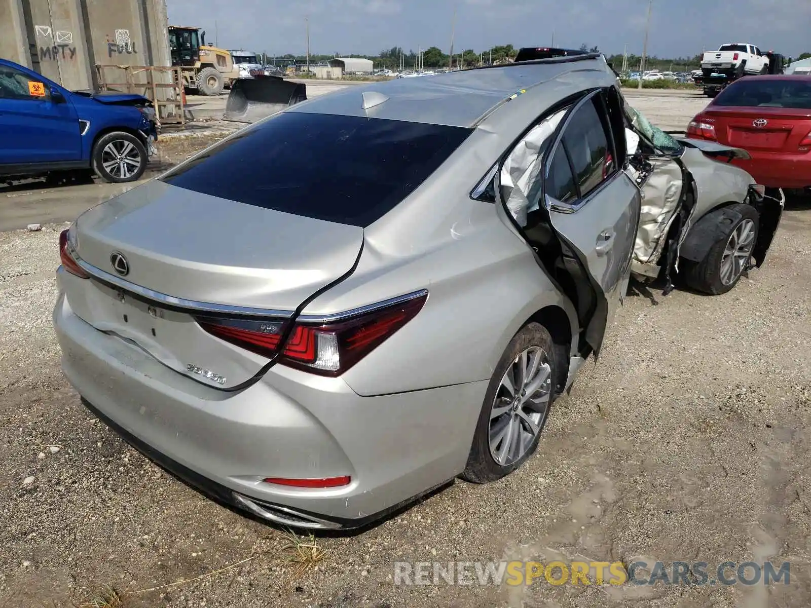 4 Photograph of a damaged car 58ABZ1B15KU023140 LEXUS ES350 2019