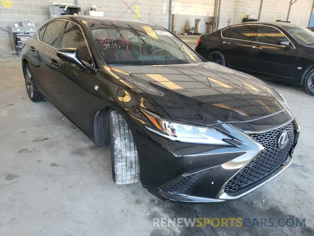 1 Photograph of a damaged car 58ABZ1B15KU025129 LEXUS ES350 2019