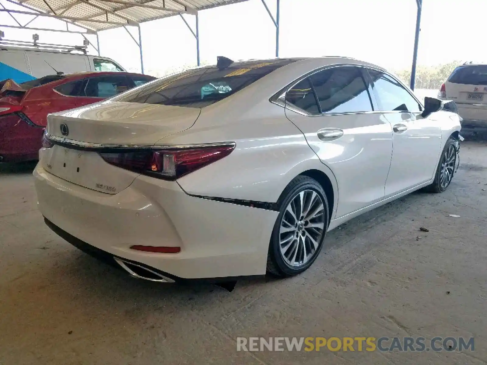 4 Photograph of a damaged car 58ABZ1B15KU027348 LEXUS ES350 2019