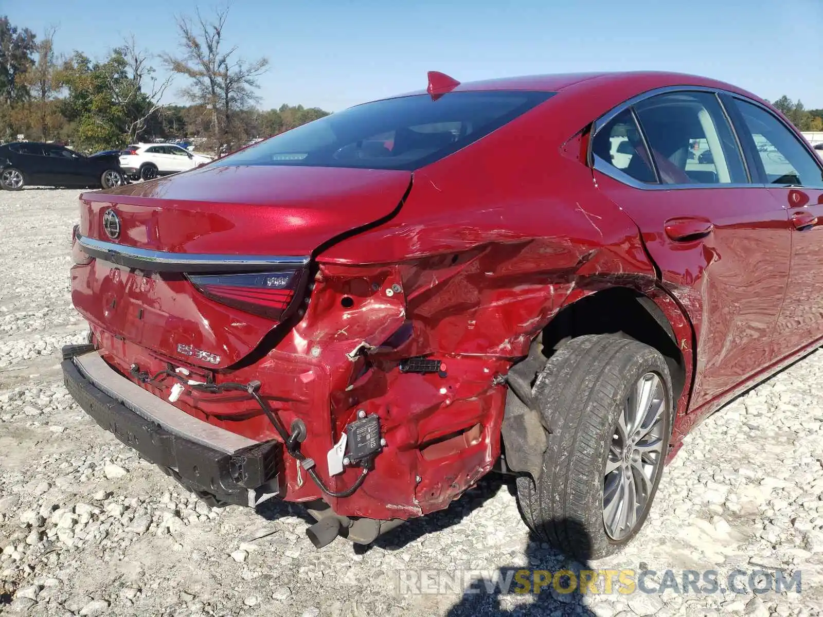 9 Photograph of a damaged car 58ABZ1B15KU027446 LEXUS ES350 2019