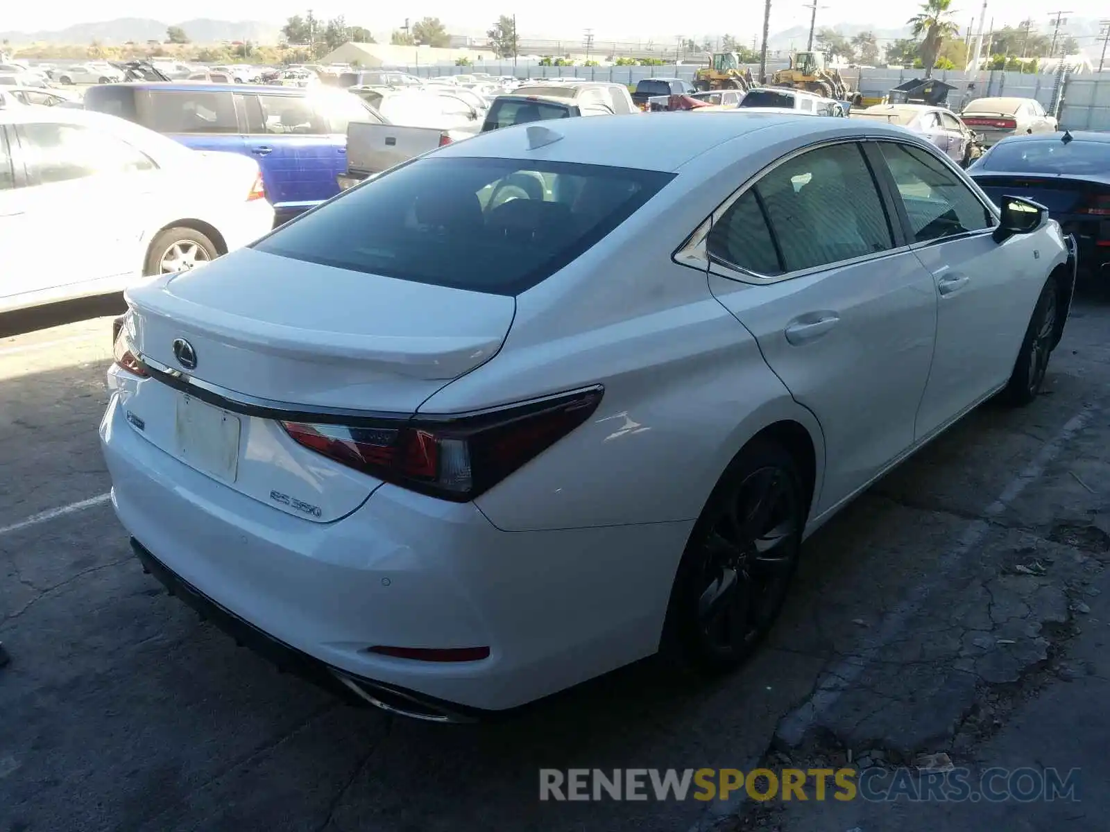 4 Photograph of a damaged car 58ABZ1B15KU031299 LEXUS ES350 2019