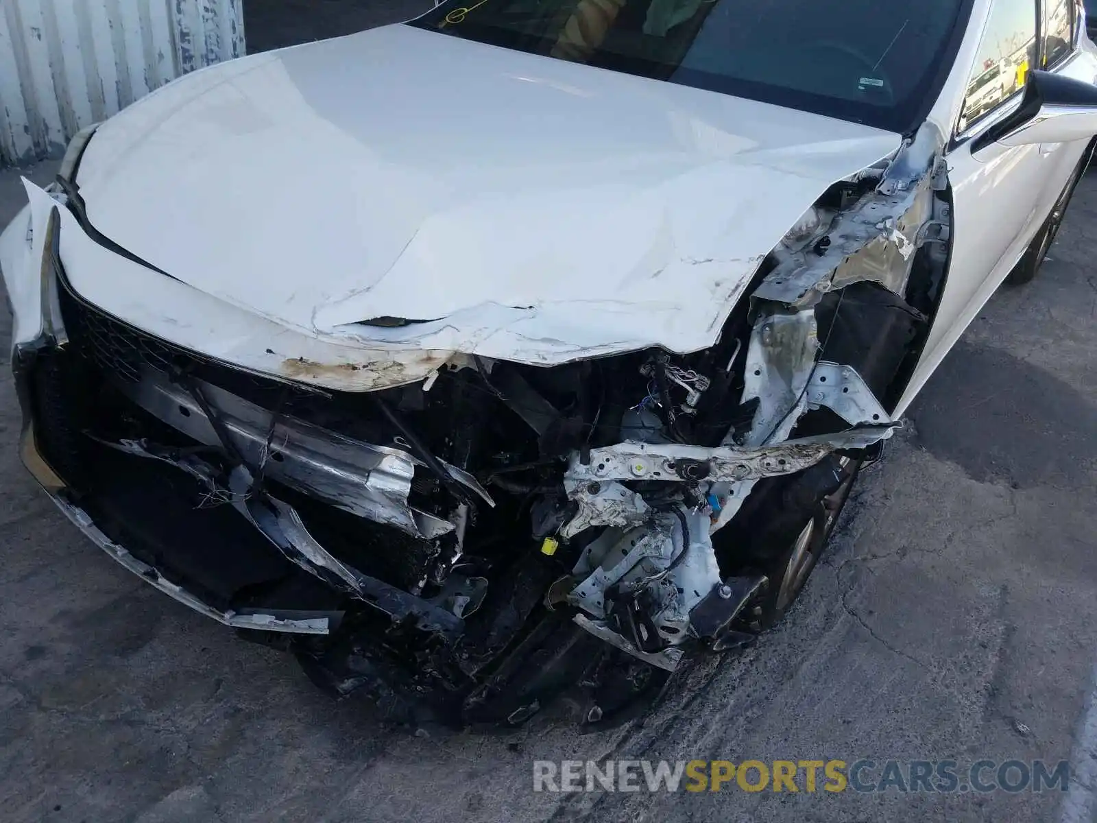 9 Photograph of a damaged car 58ABZ1B15KU031299 LEXUS ES350 2019